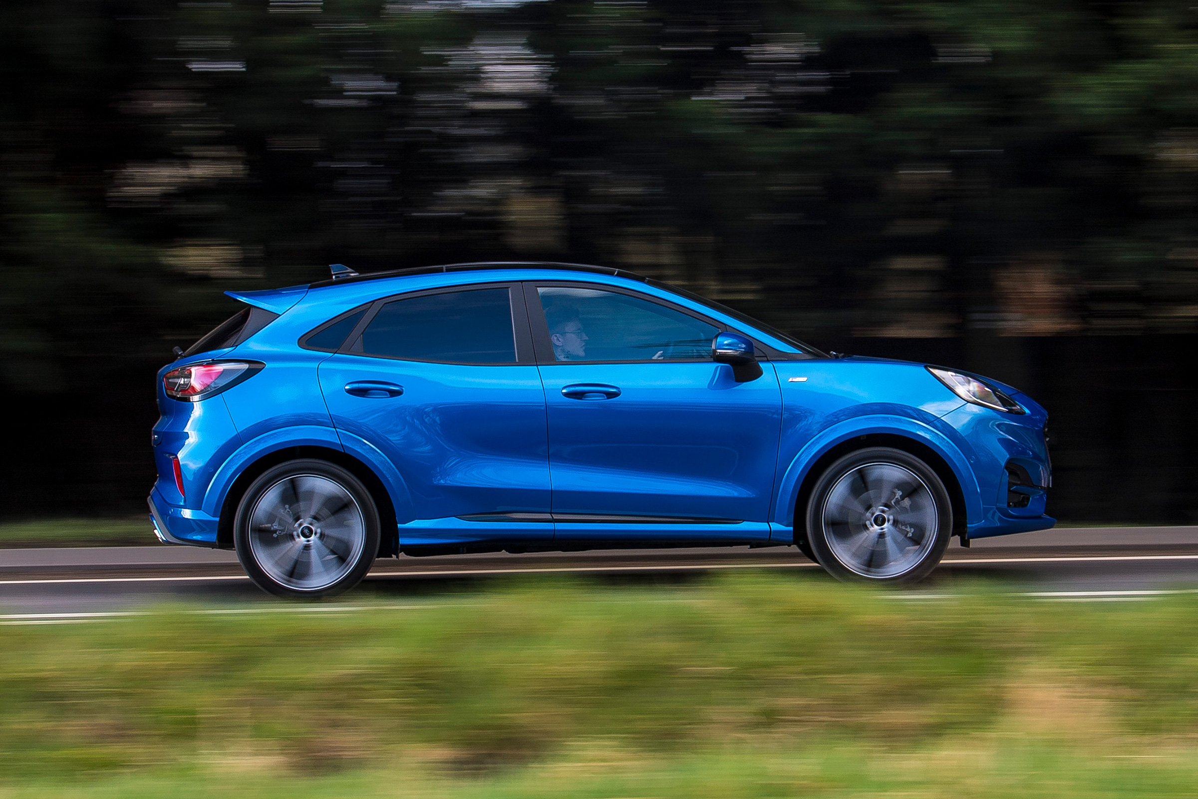 Ford Puma - side tracking