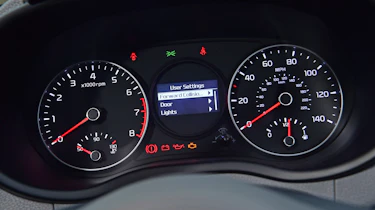 Kia Picanto - dials