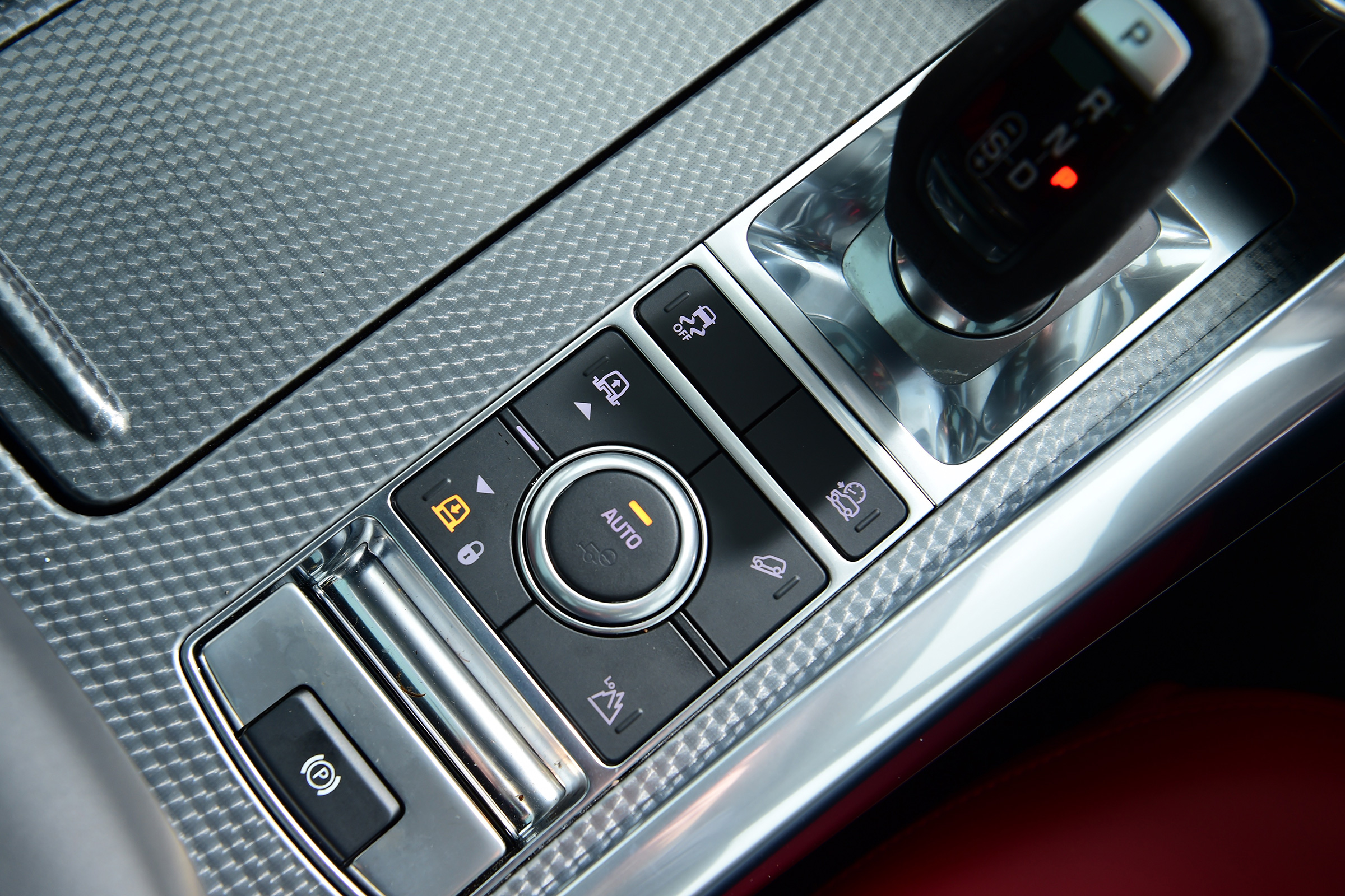 Range Rover HST - interior