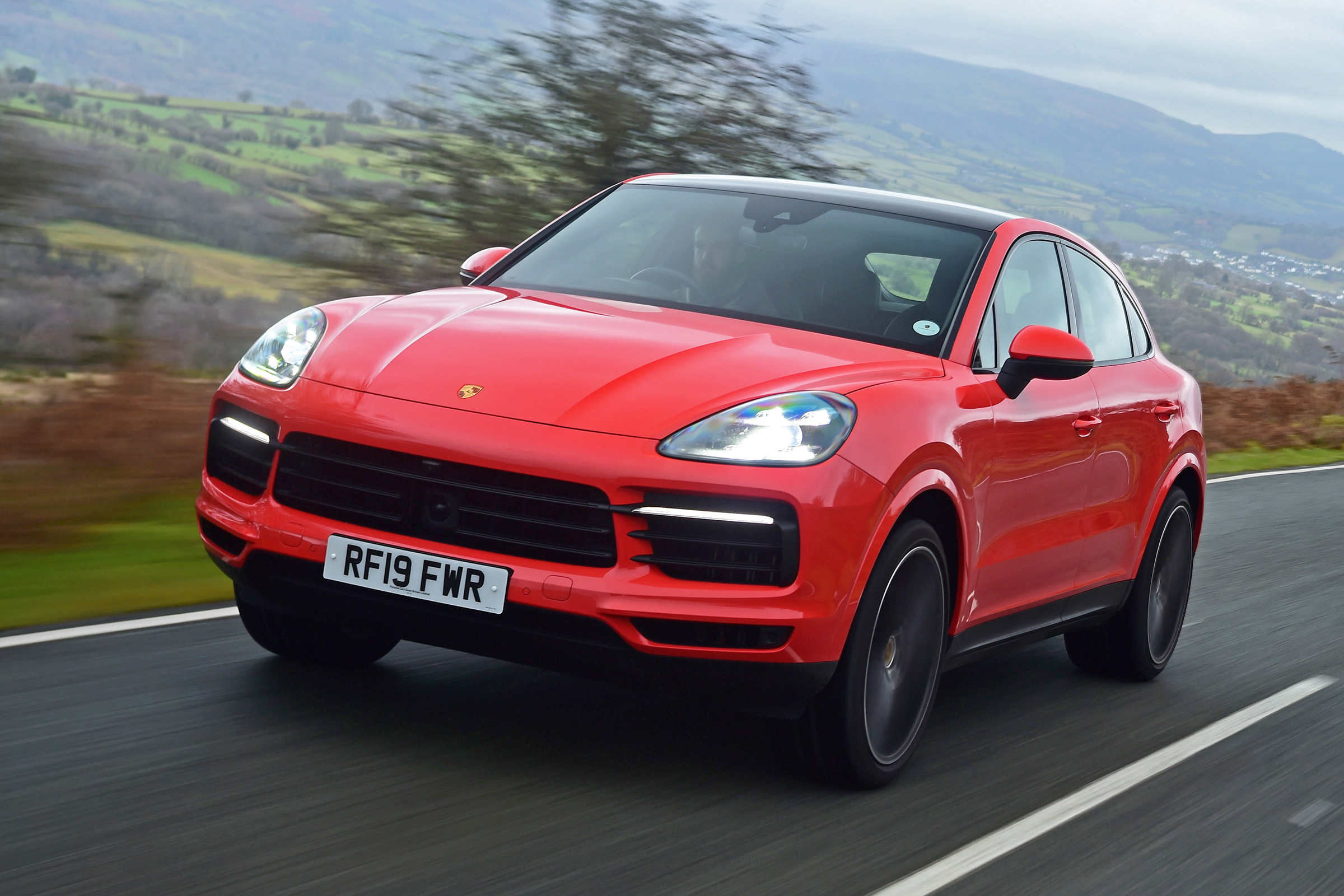 Porsche Cayenne Coupe - front tracking