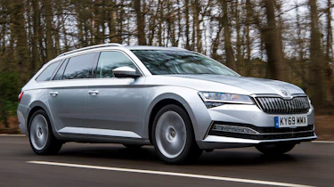 Skoda Superb iV - front tracking
