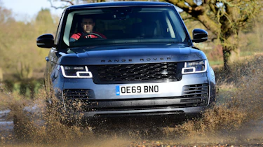 Range Rover P400 - big splash