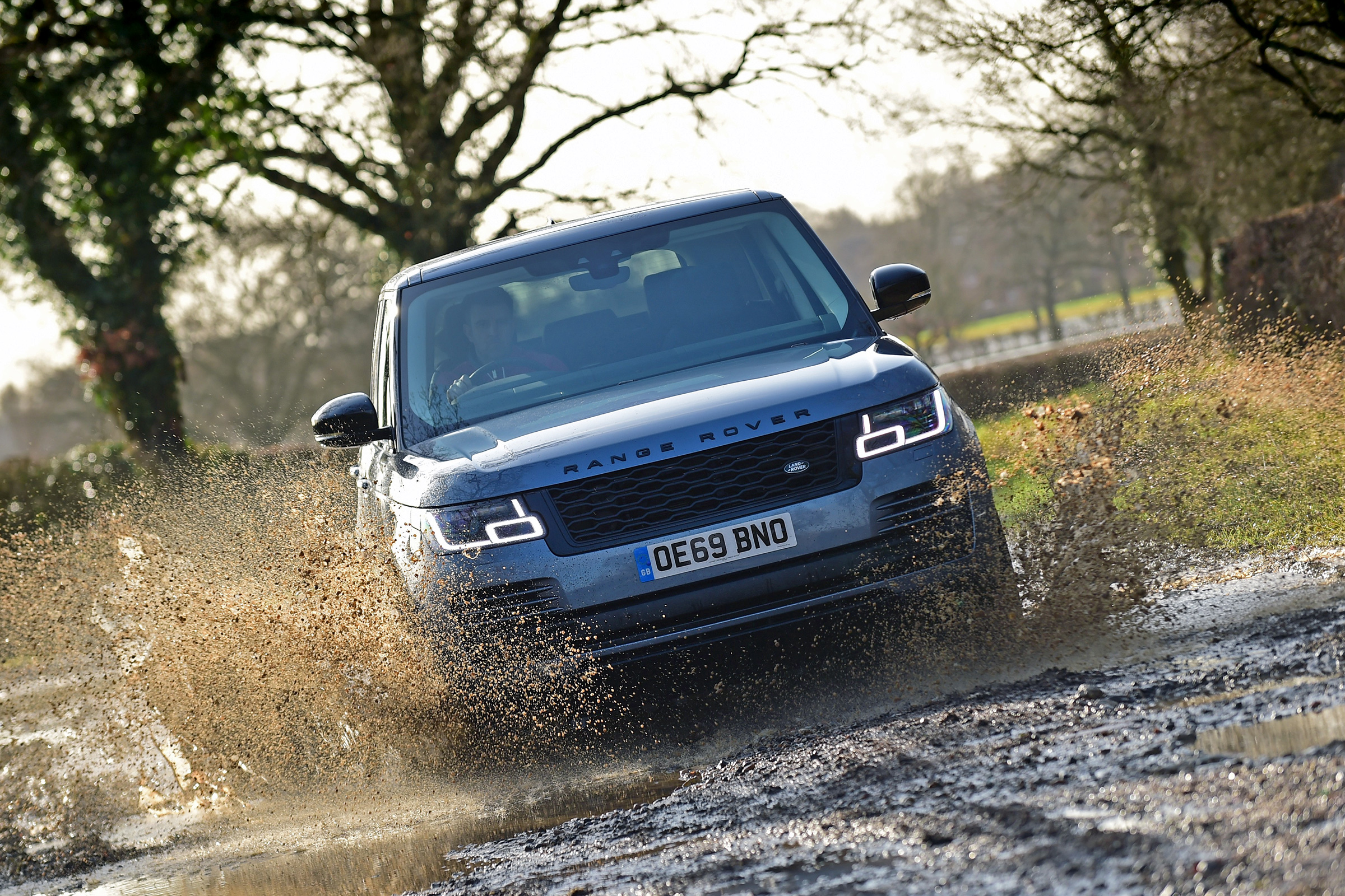 Range Rover P400 - splash