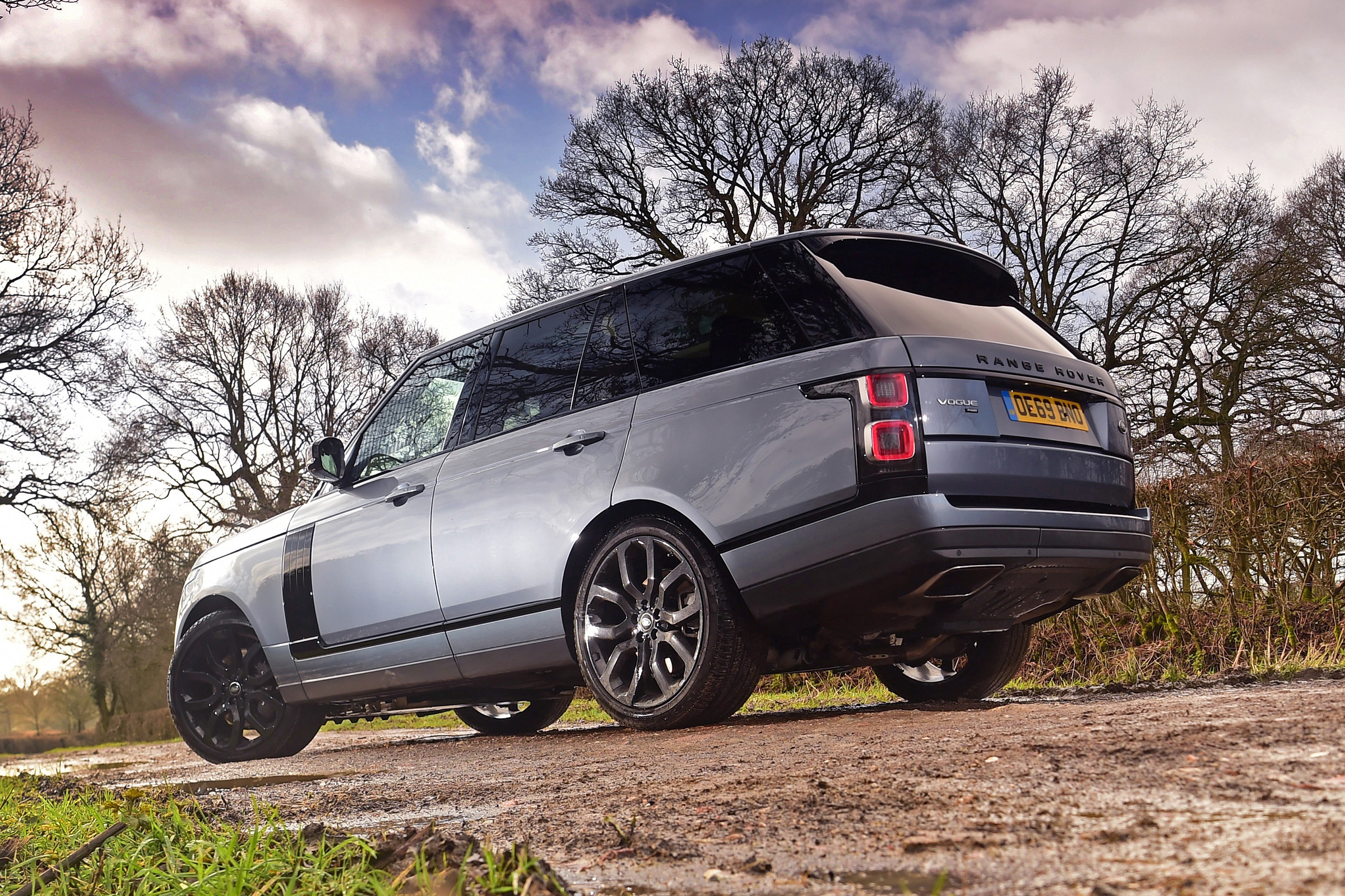 Range Rover P400 - rear