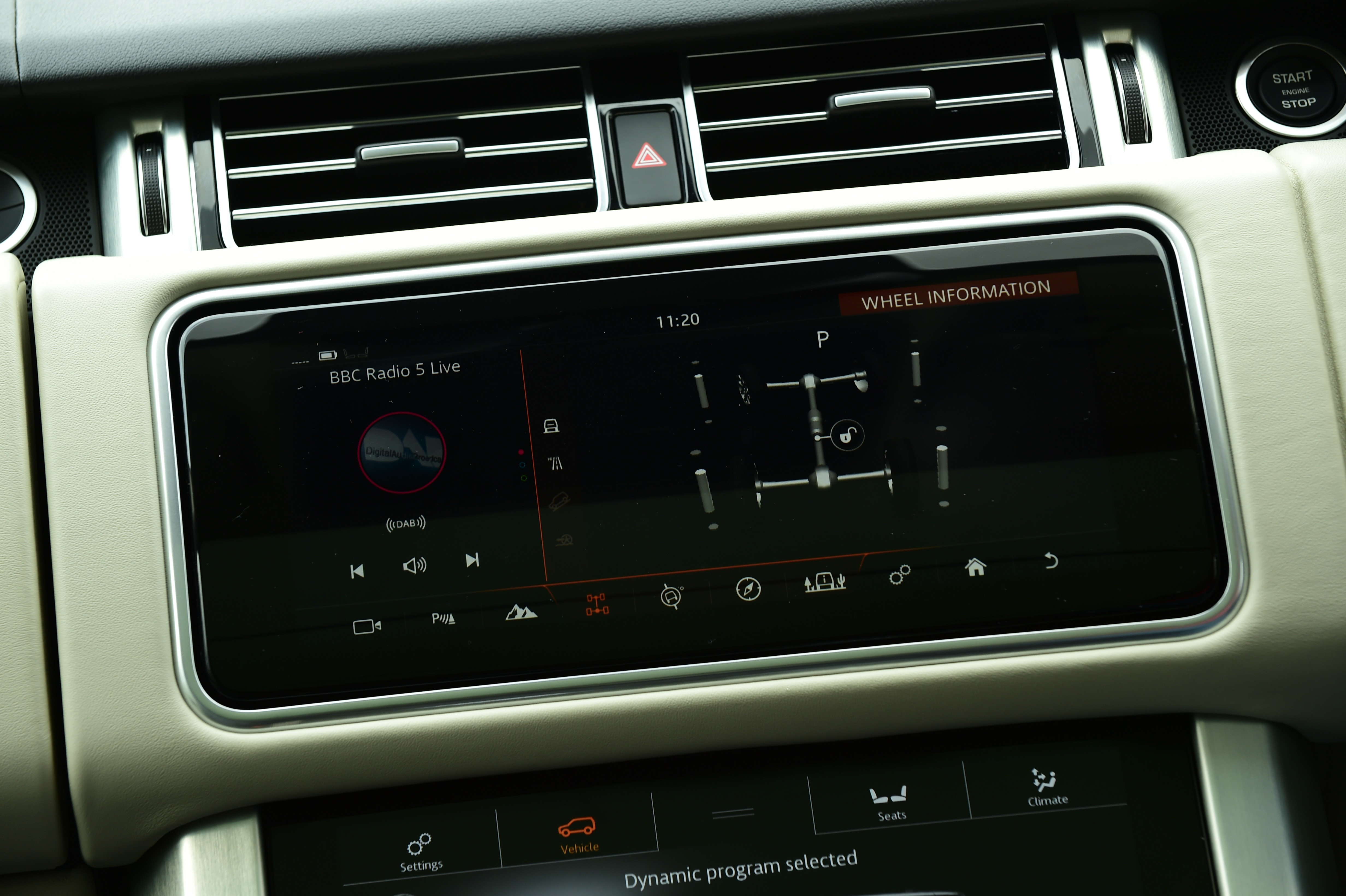 Range Rover P400 - dash