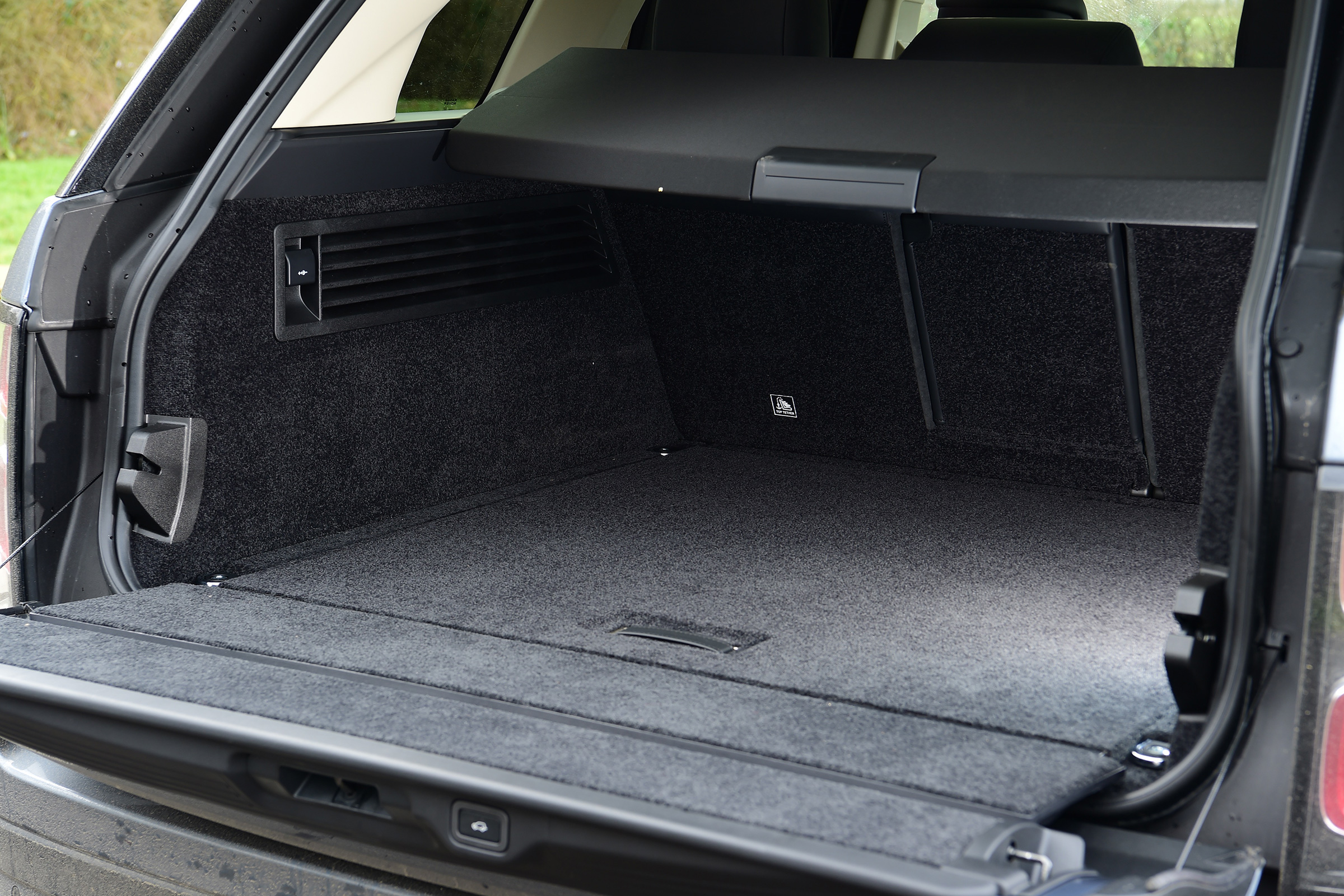 Range Rover P400 - boot