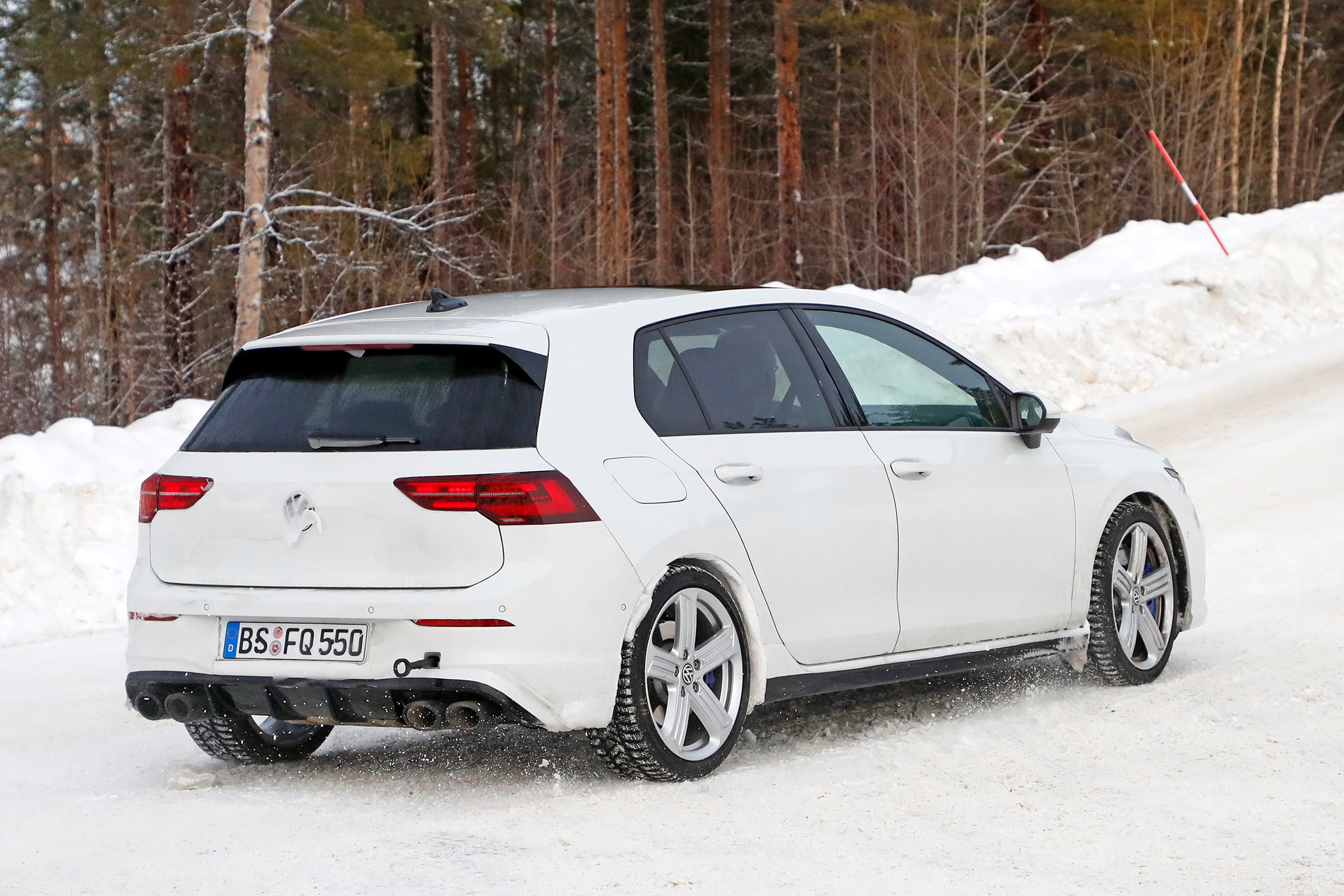 2020 Volkswagen Golf R - minimal disguise - rear 3/4 tracking