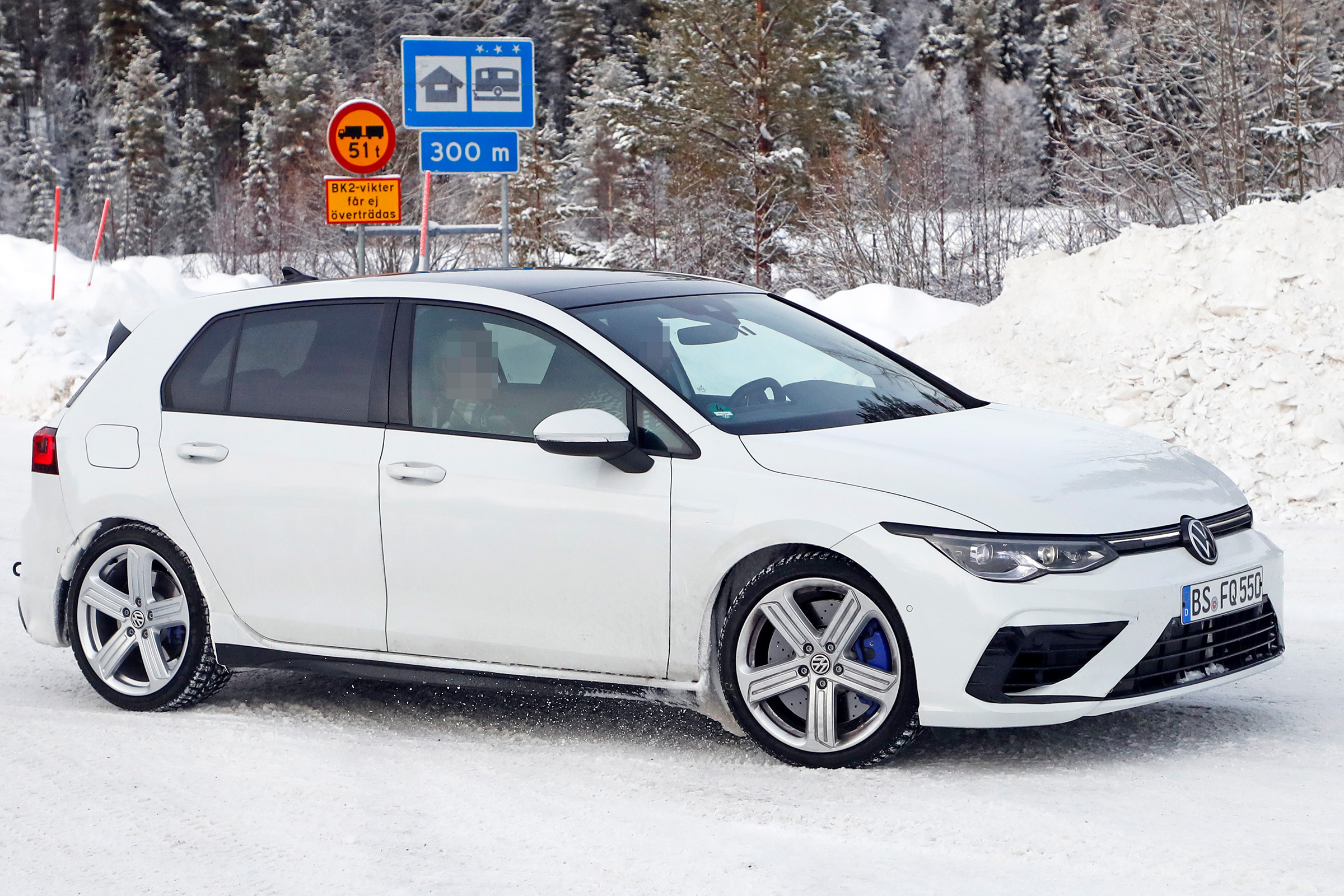 2020 Volkswagen Golf R - minimal disguise - front cornering