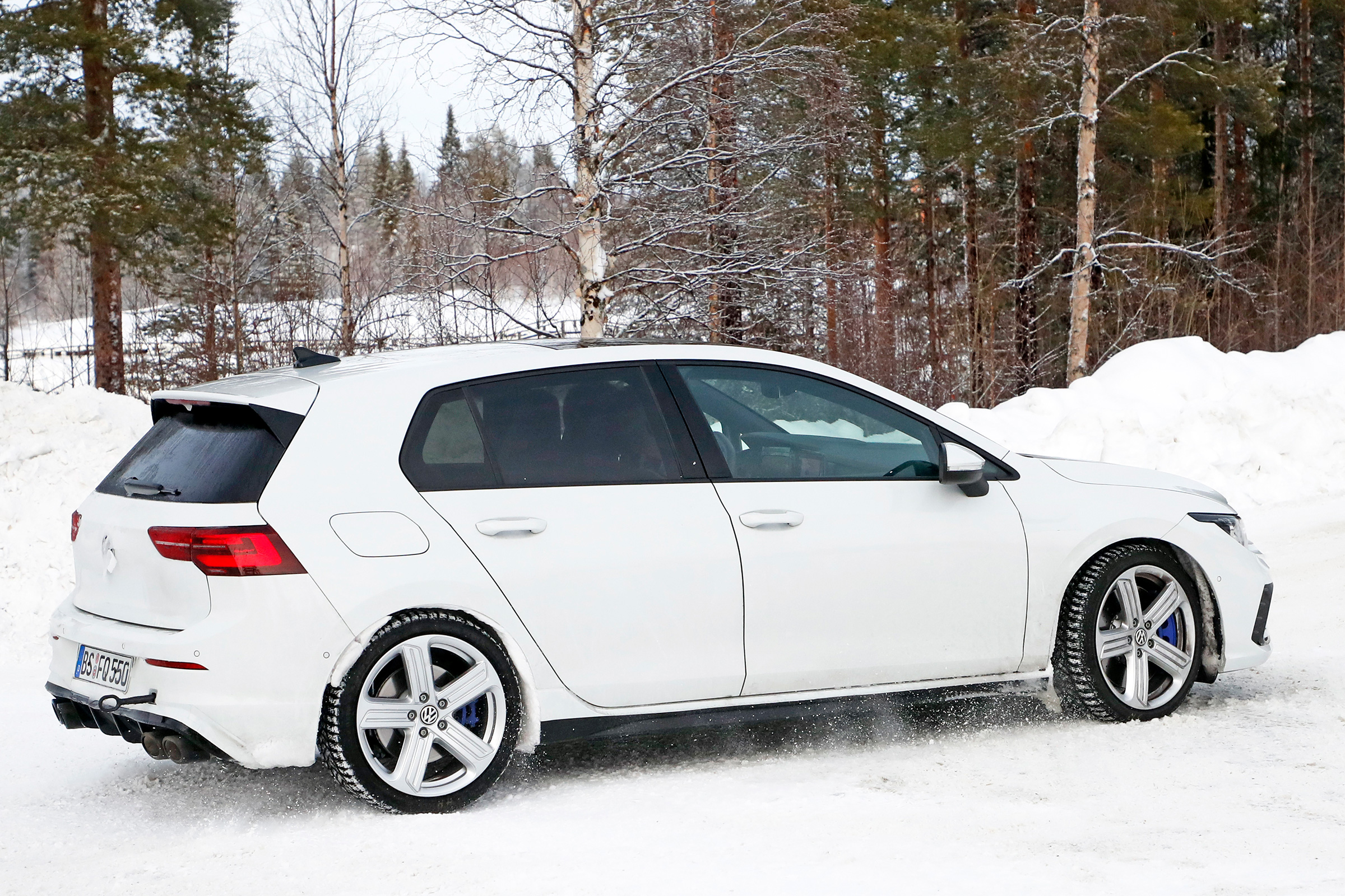 2020 Volkswagen Golf R - minimal disguise - rear cornering