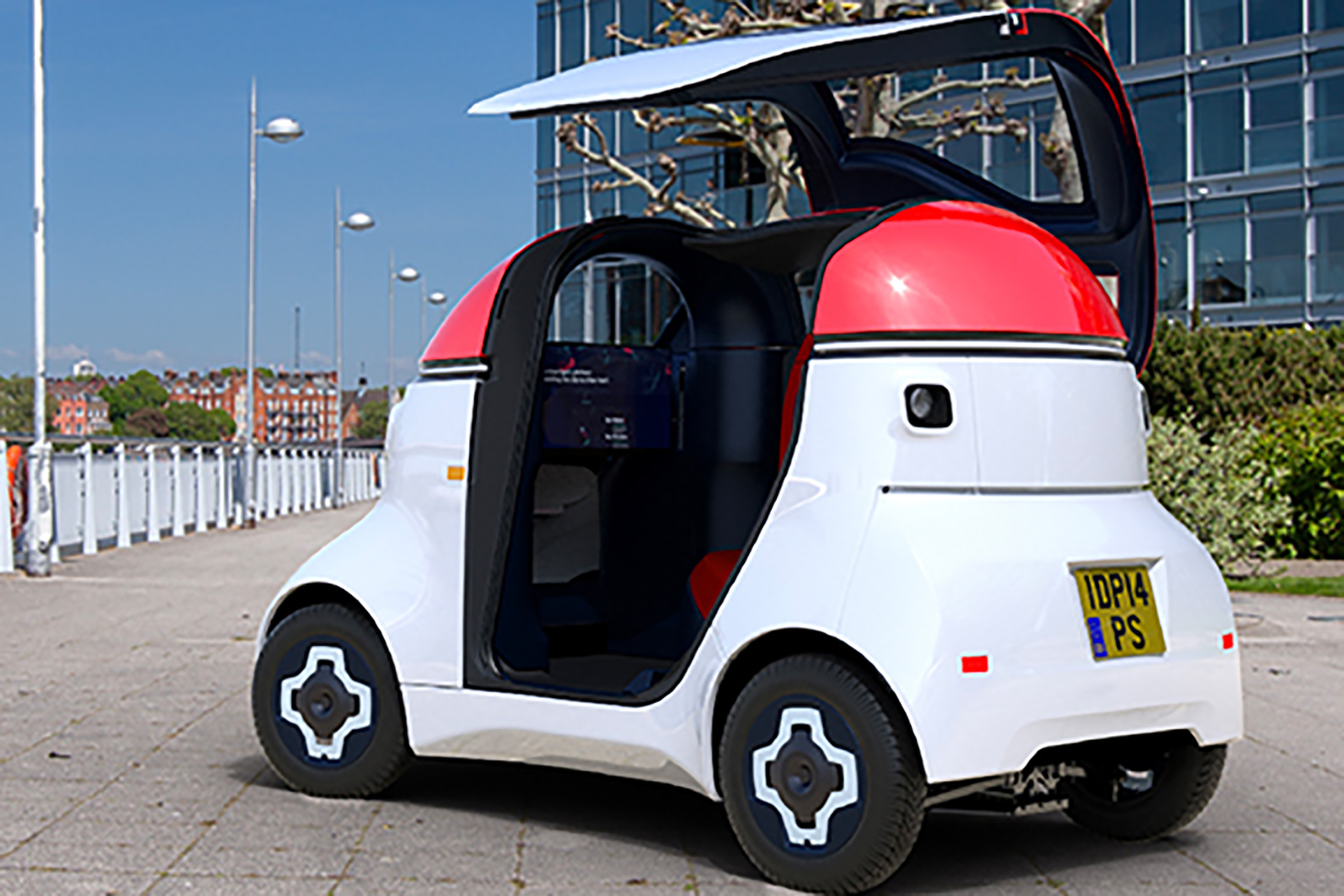 Gordon Murray Design Motive Pod - rear 3/4 door open