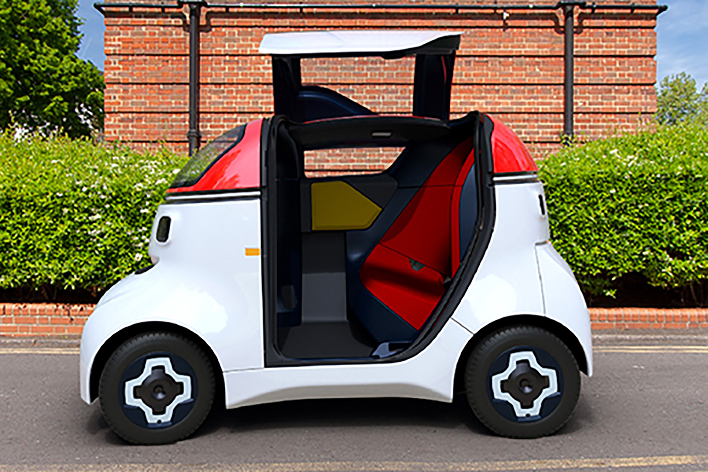 Gordon Murray Design Motive Pod - door open