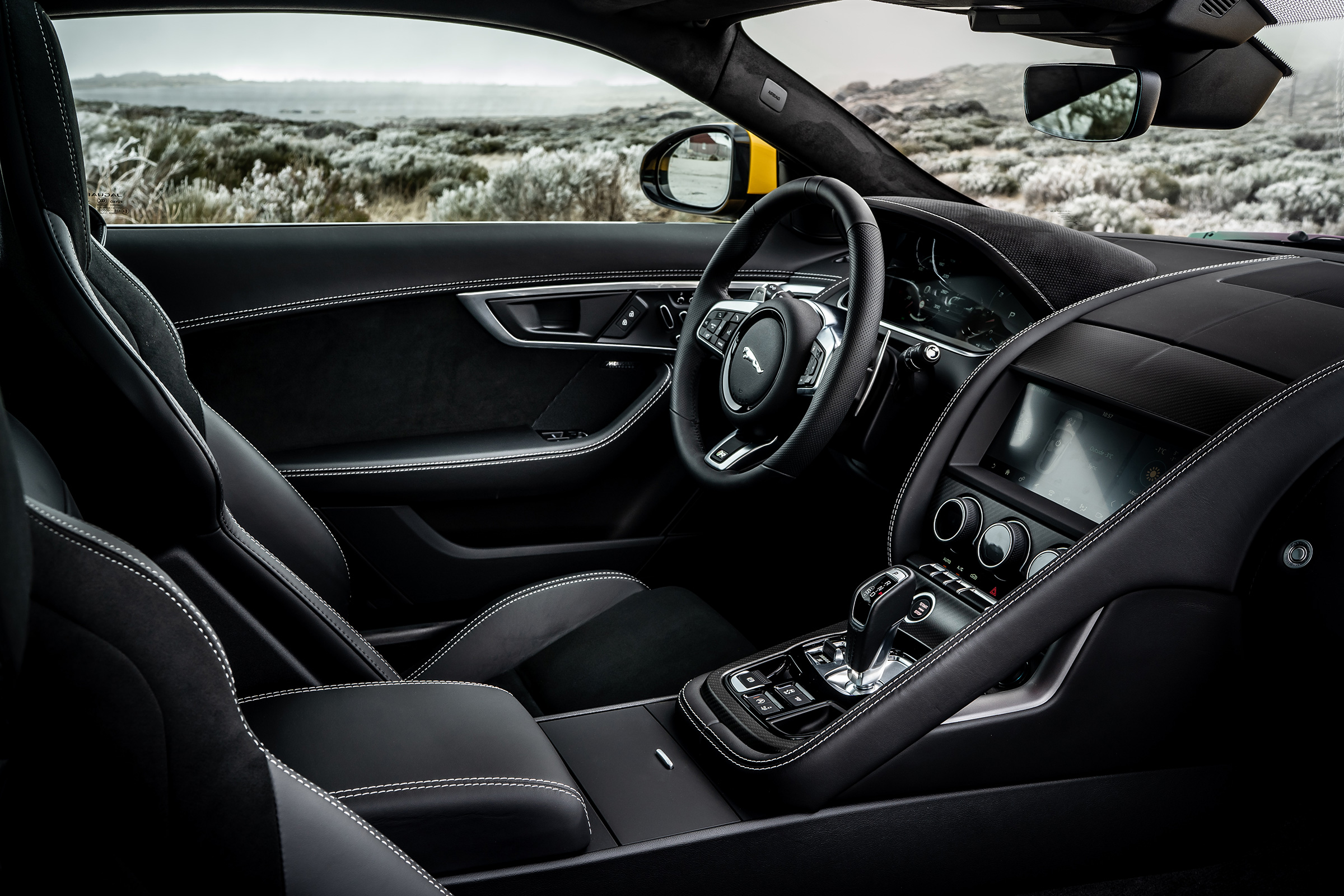 2020 Jaguar F-Type - interior