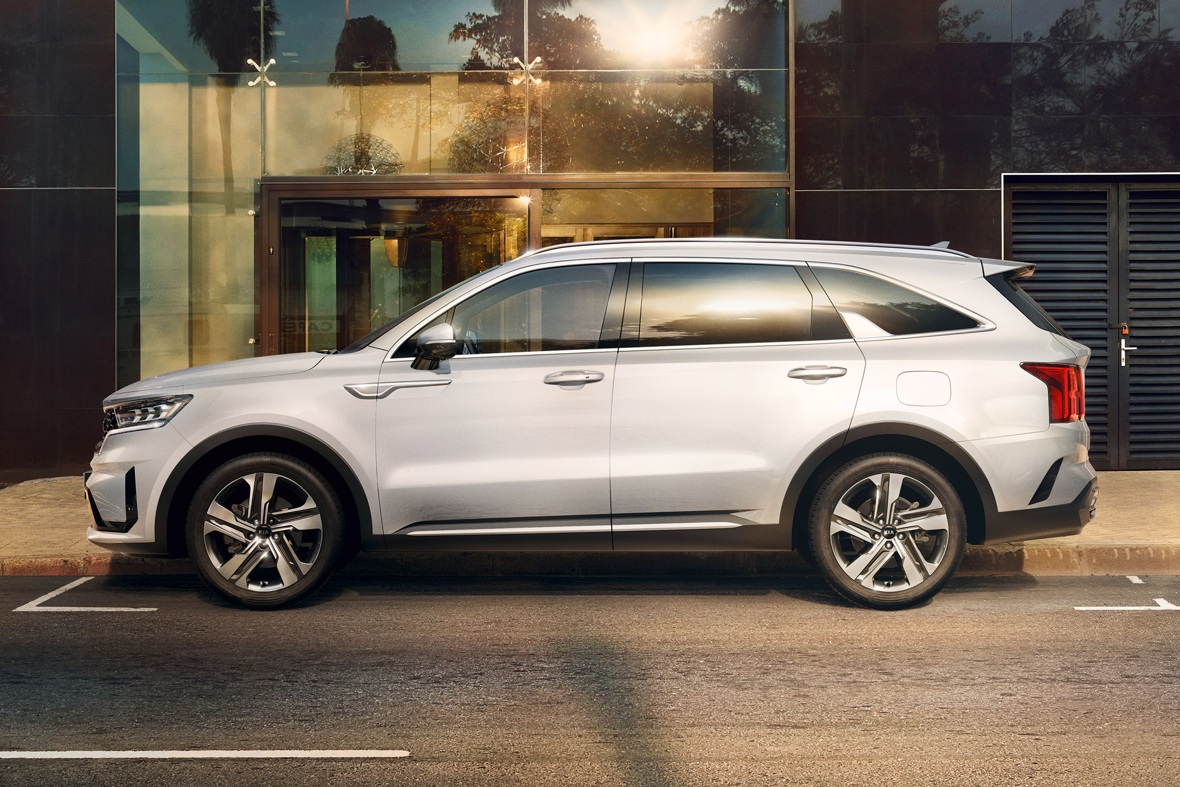 Kia Sorento - side