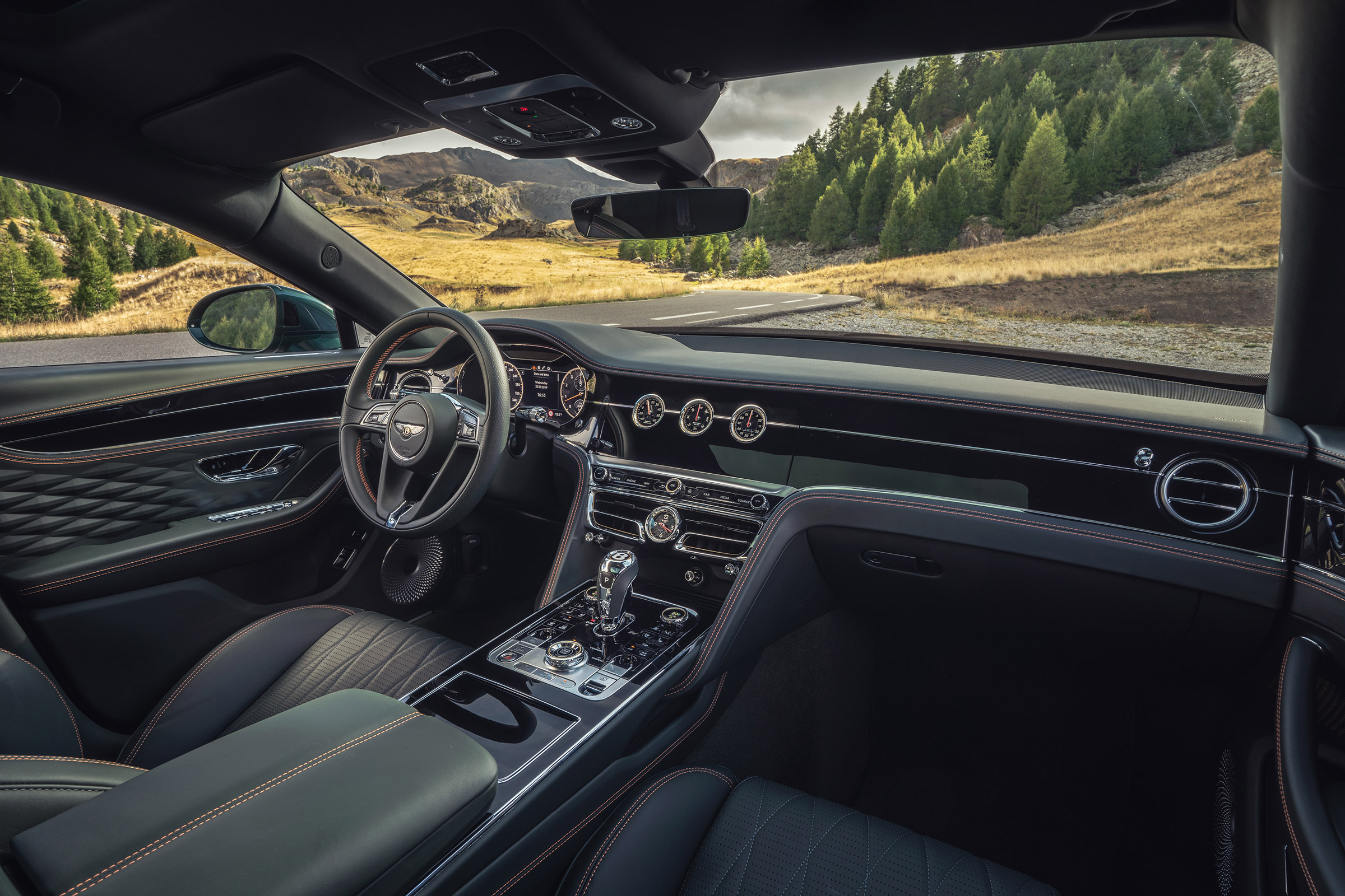 Bentley Flying Spur Verdant - Front Interior