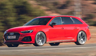 Audi RS 4 Avant - driving front