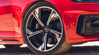 Audi RS 4 Avant - wheel detail