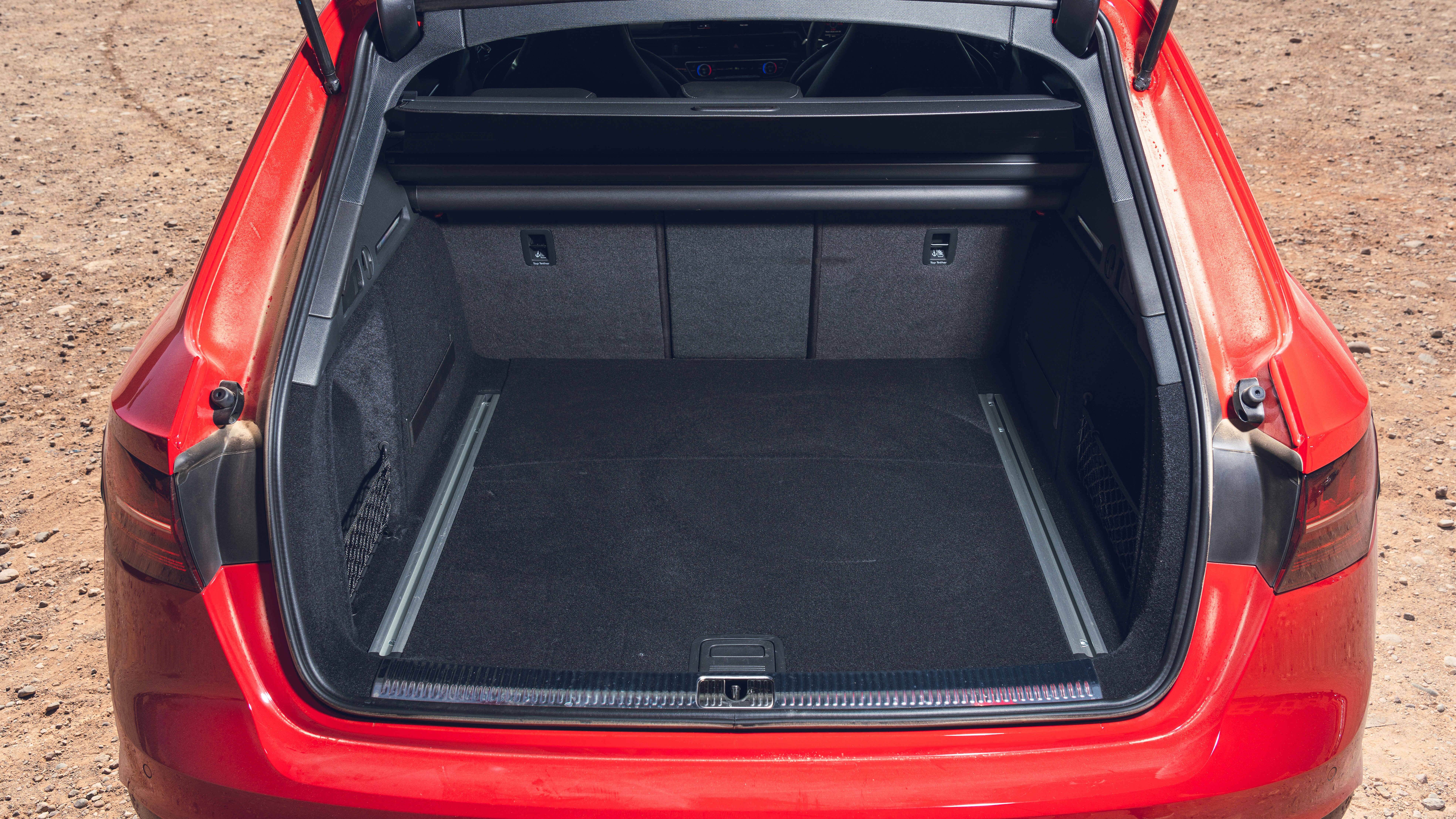 Audi RS 4 Avant - boot