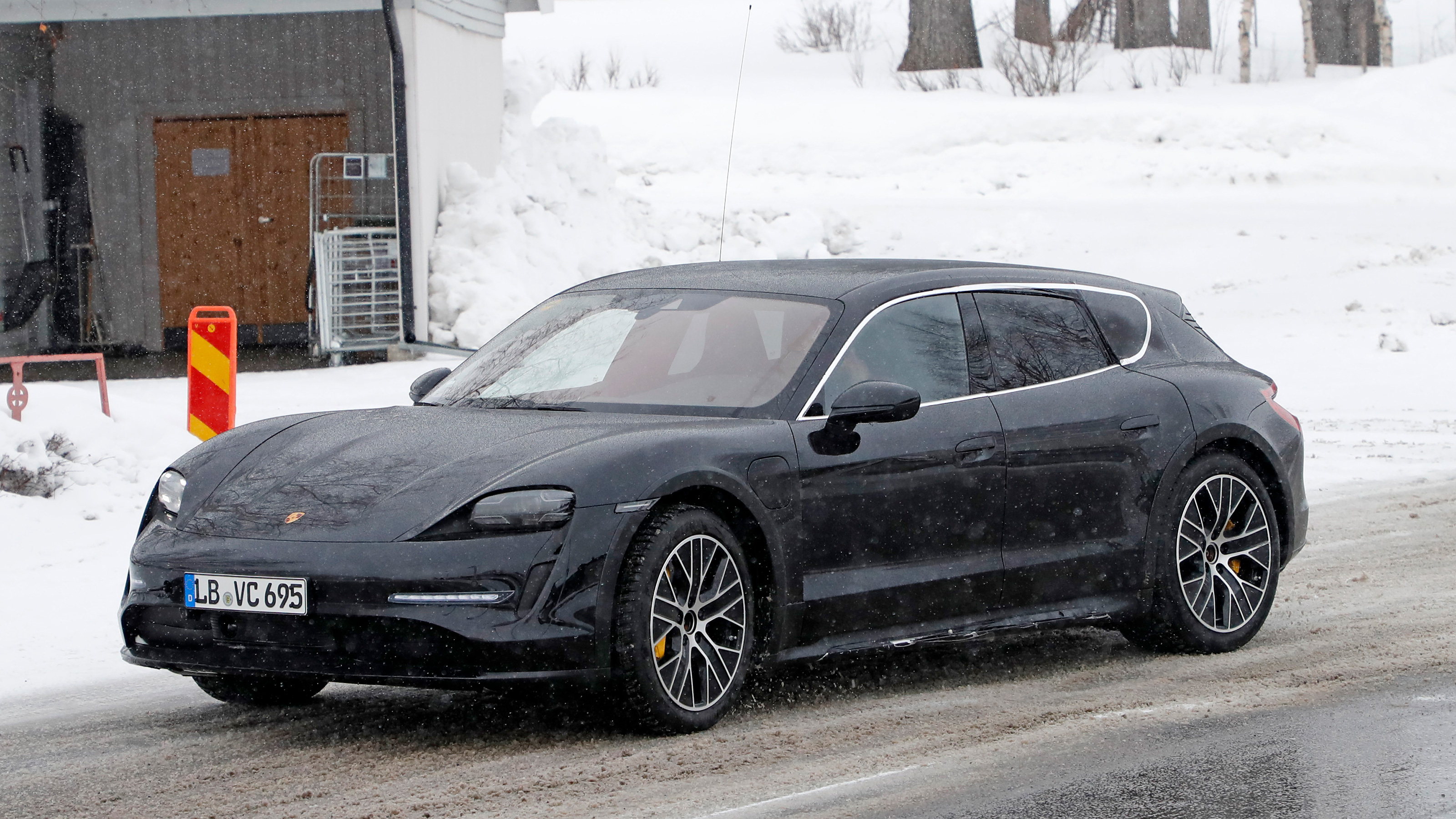 Porsche Taycan Cross Turismo