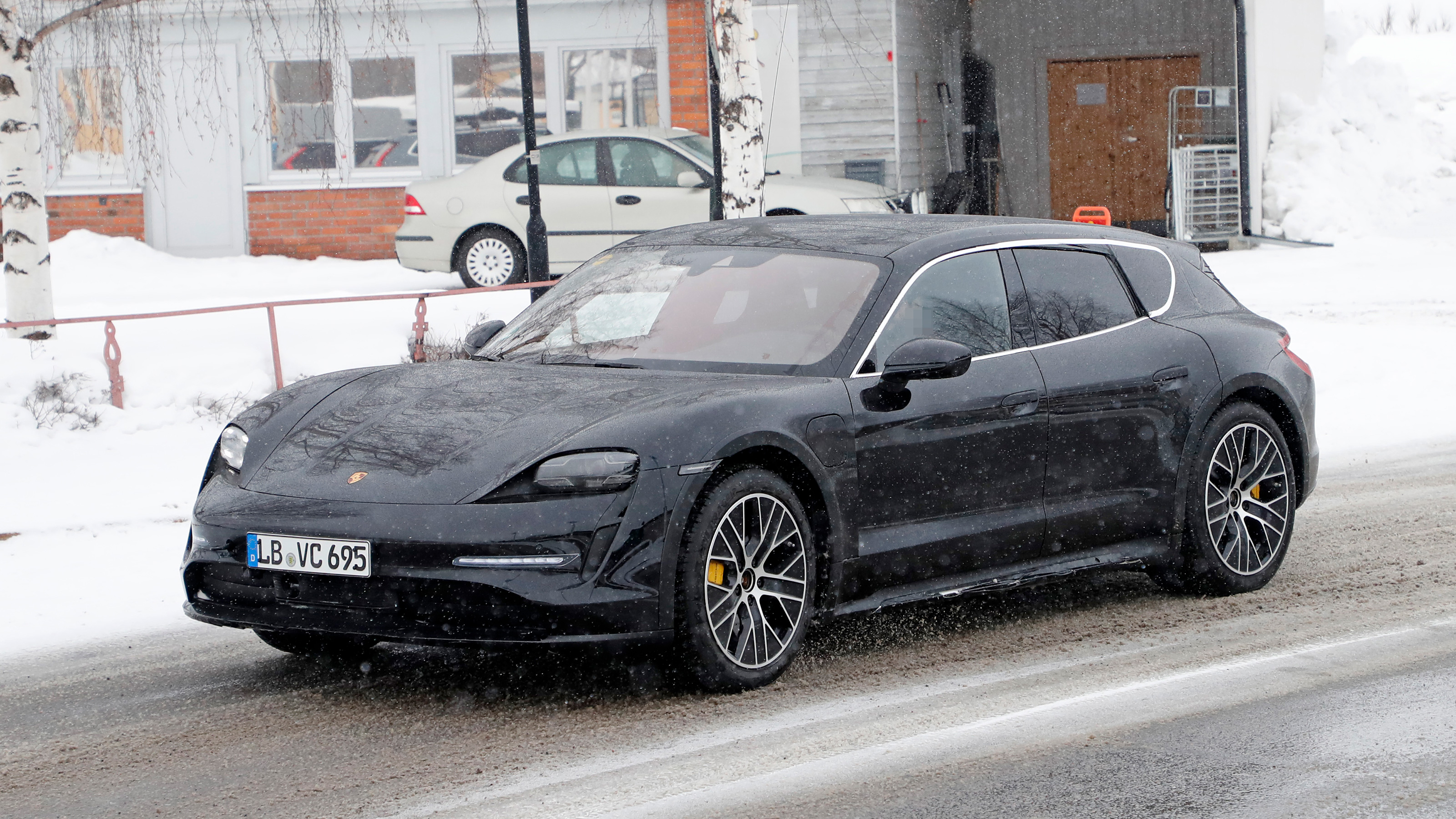 Porsche Taycan Cross Turismo