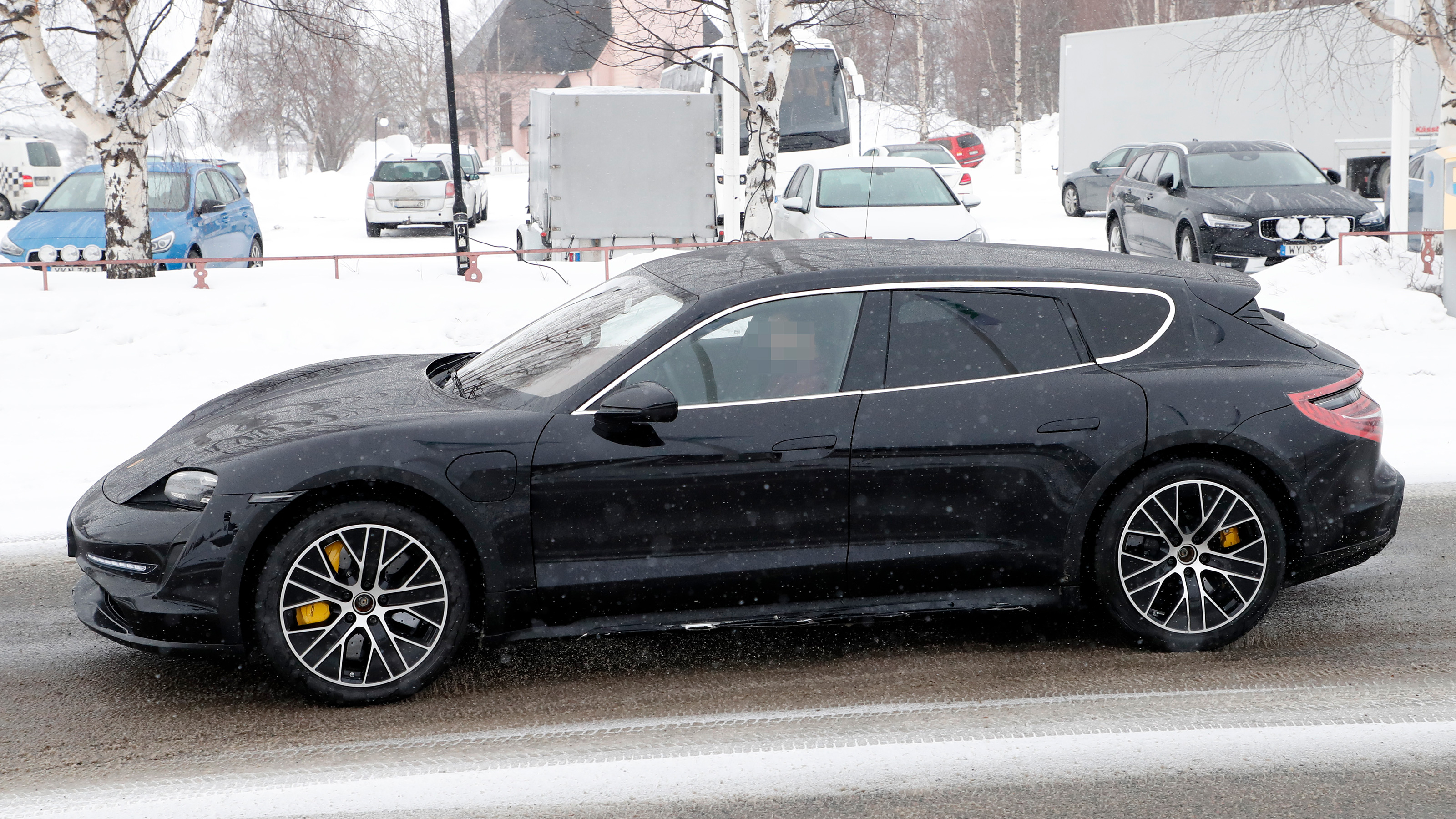 Porsche Taycan Cross Turismo