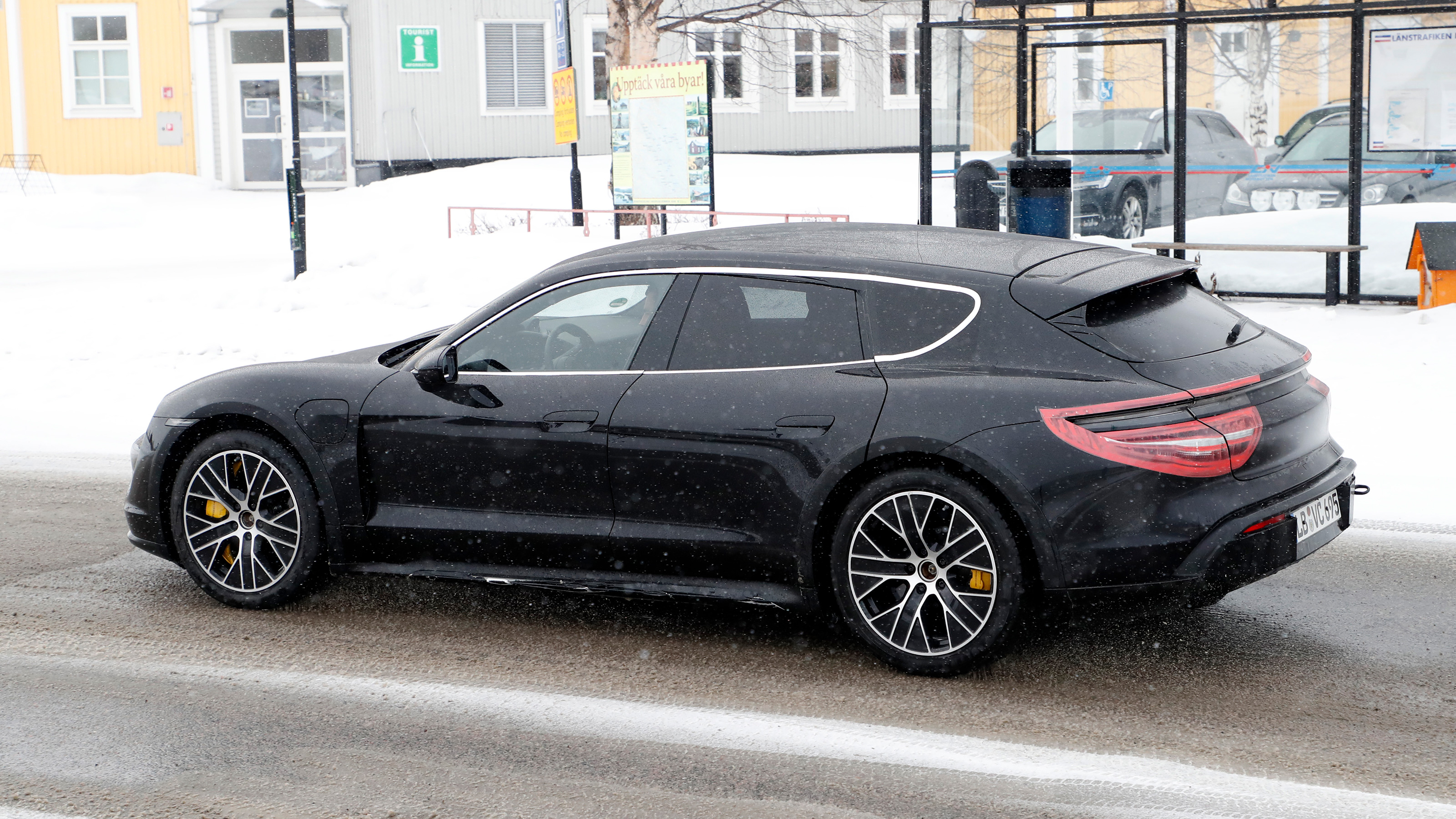 Porsche Taycan Cross Turismo