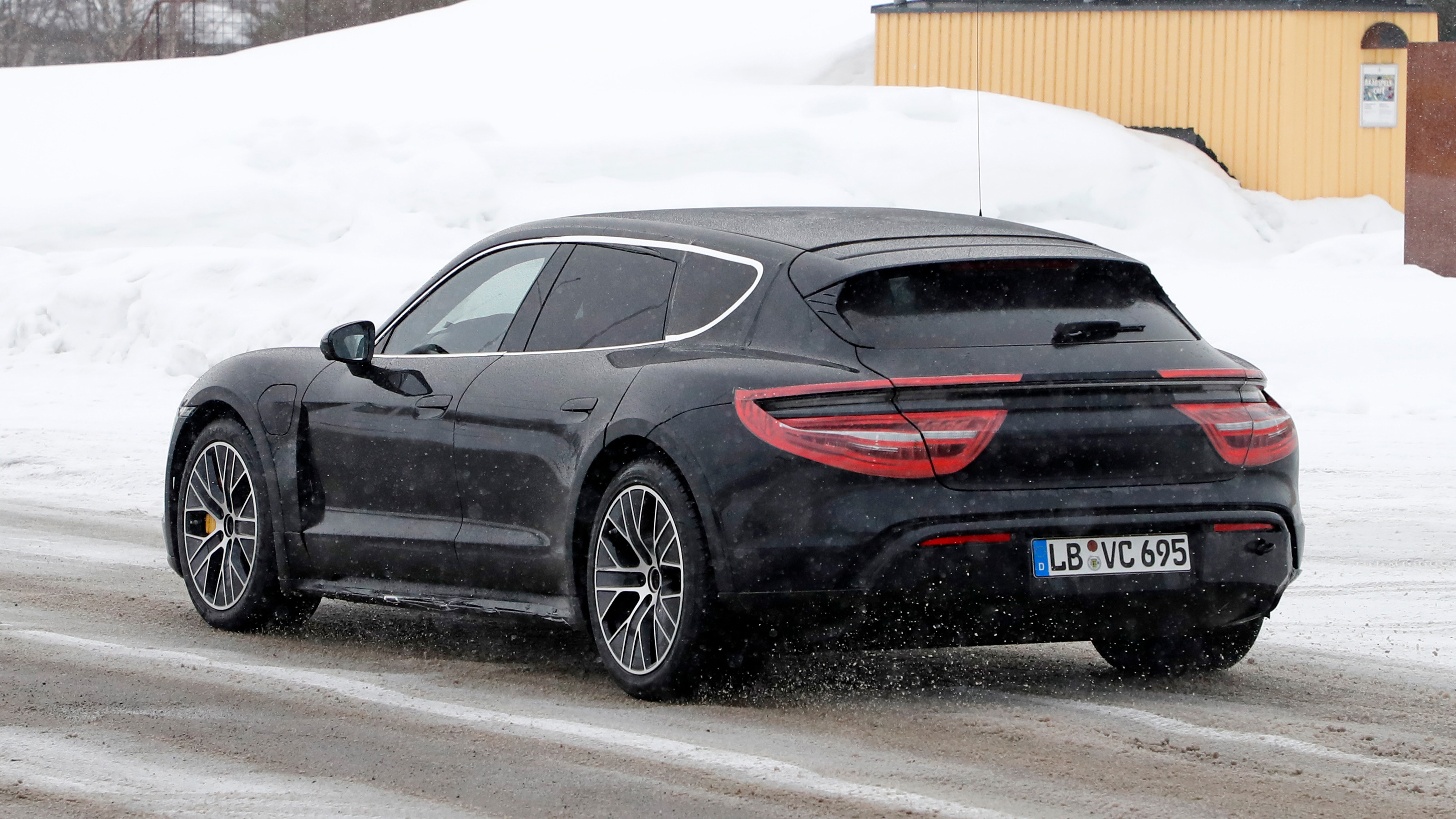 Porsche Taycan Cross Turismo