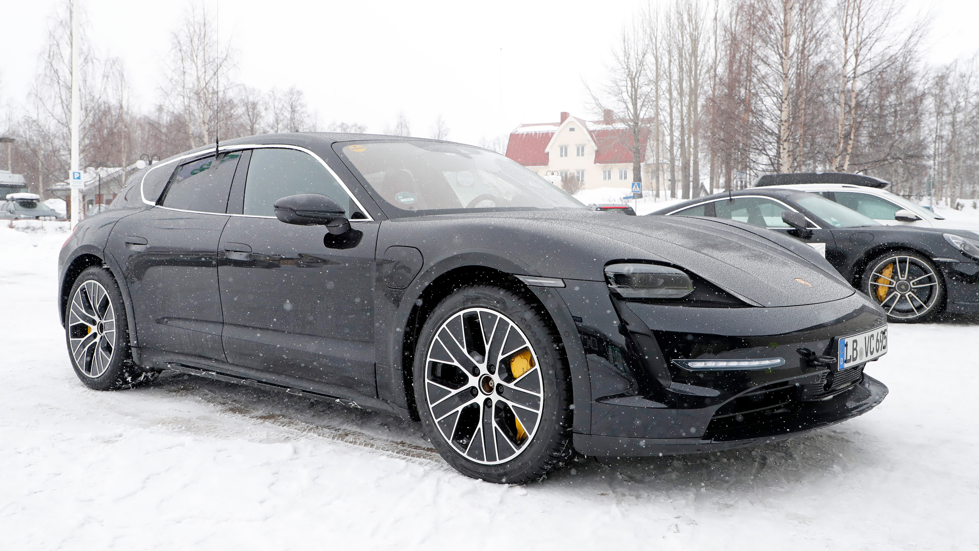 Porsche Taycan Cross Turismo