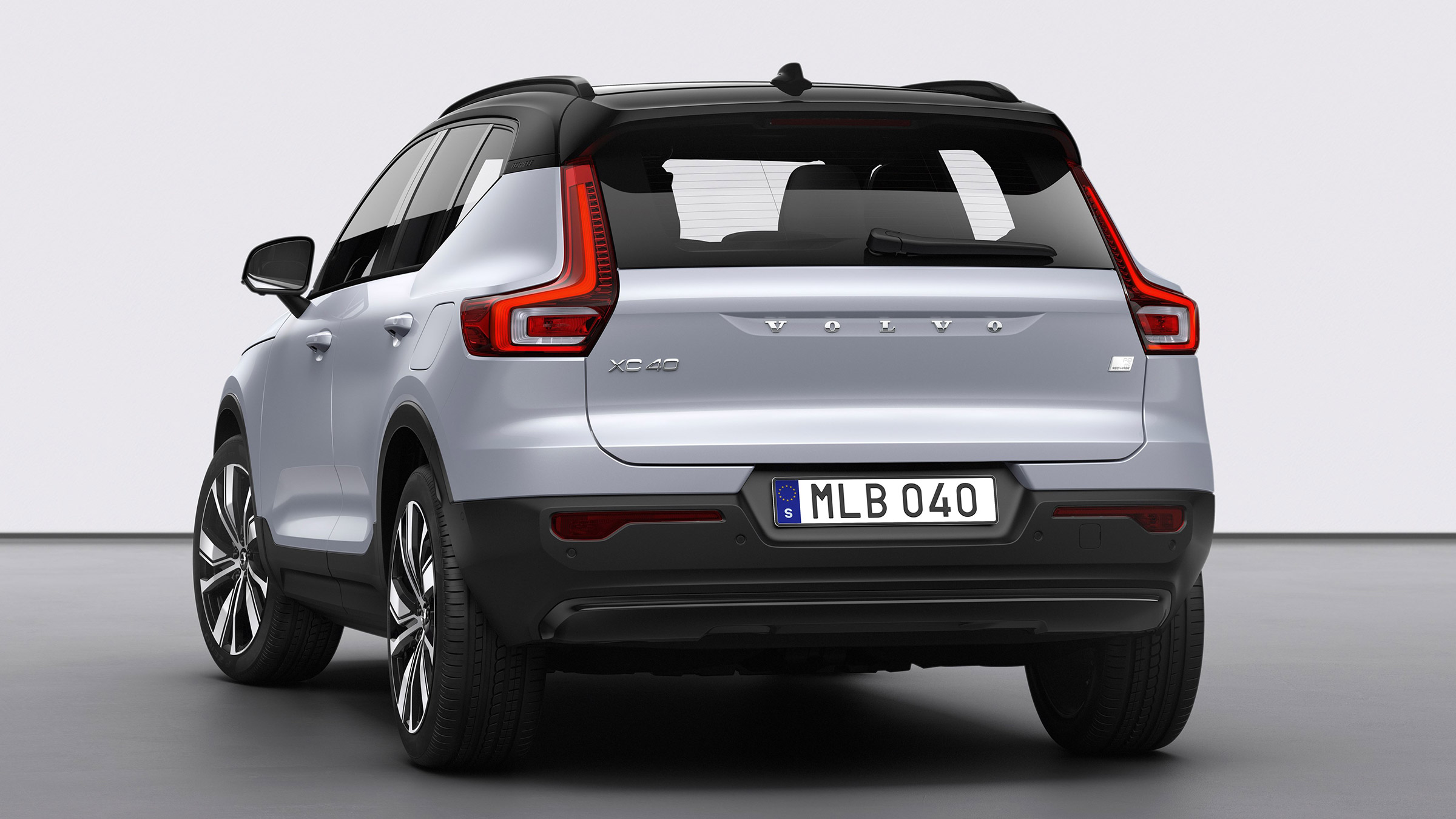 Volvo XC40 P8 Recharge - rear