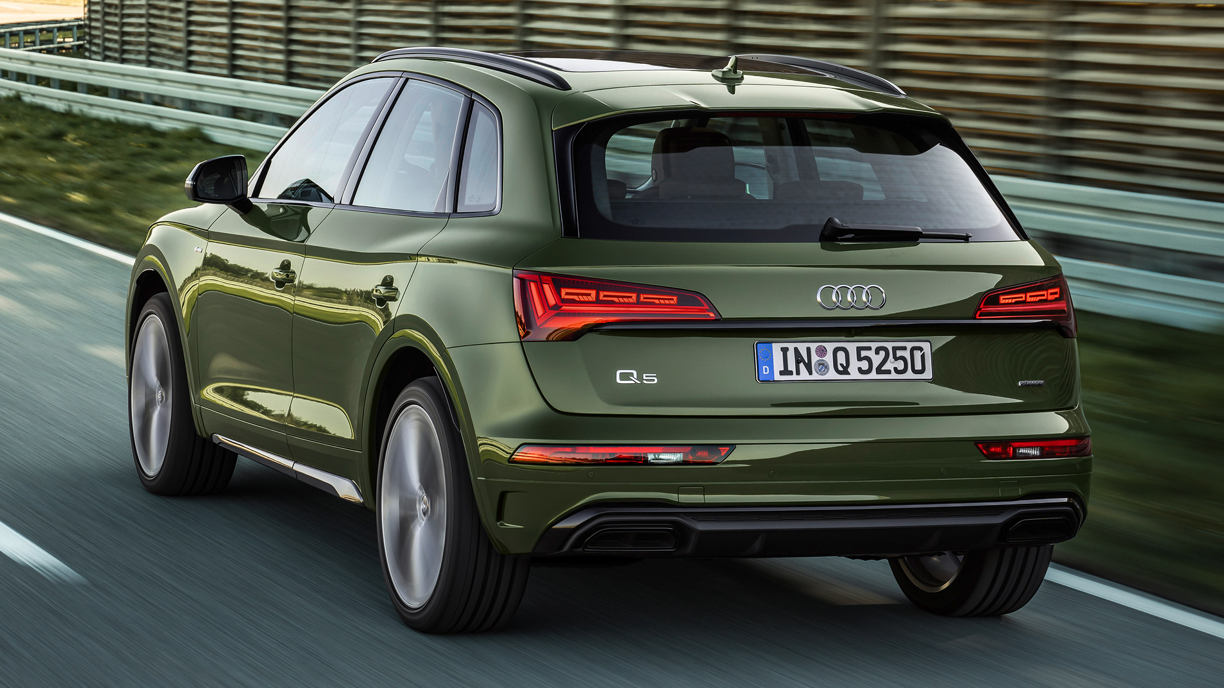Audi Q5 - rear
