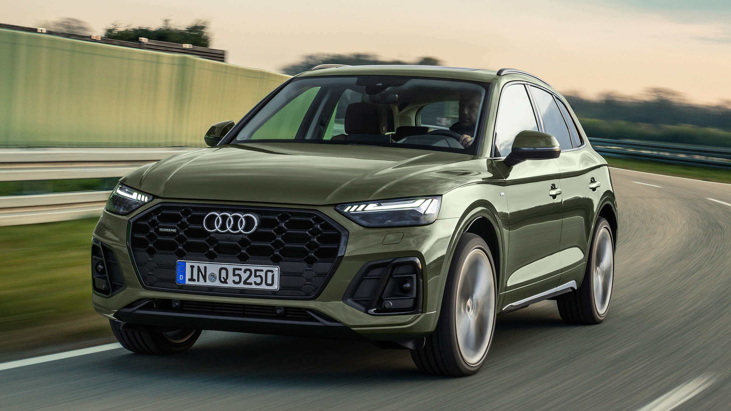 Audi Q5 - front action