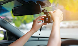 Sticking dashcam to windscreen
