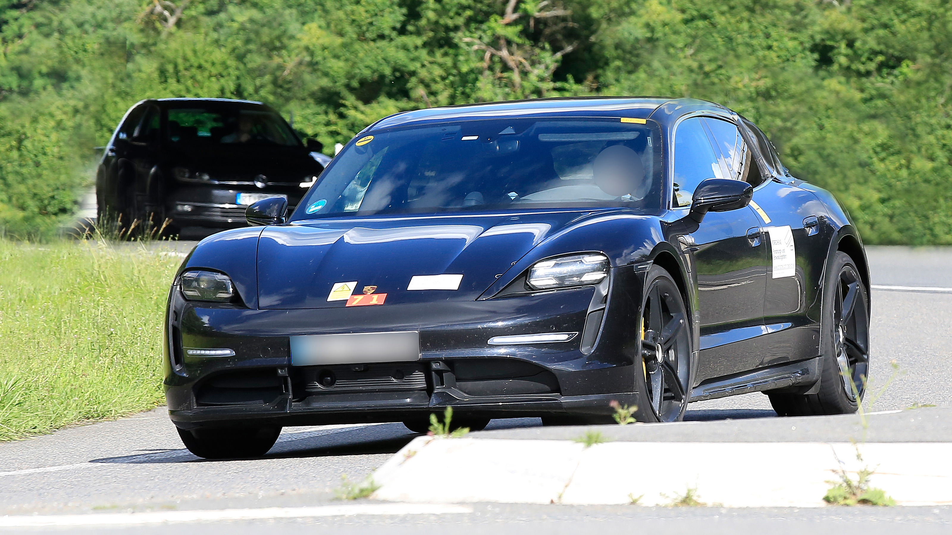 Porsche Taycan Cross Turismo