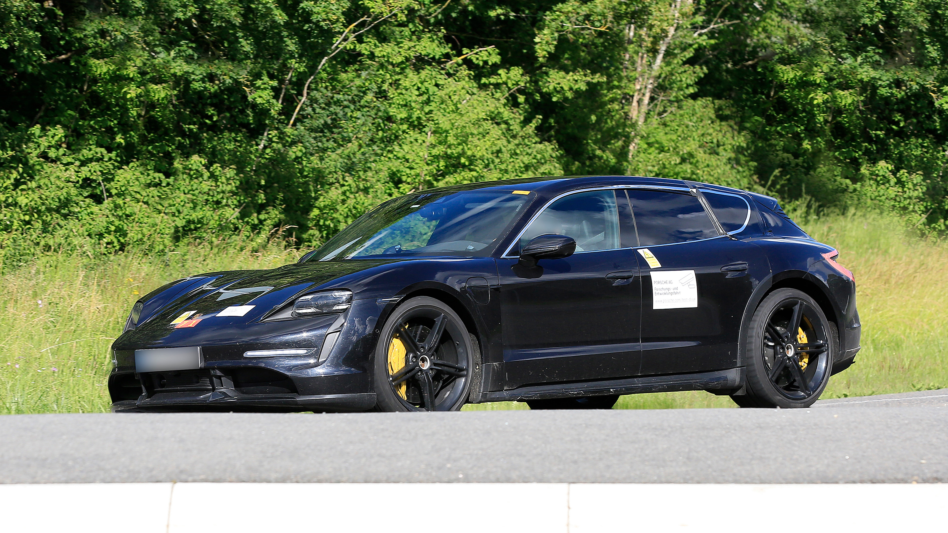Porsche Taycan Cross Turismo