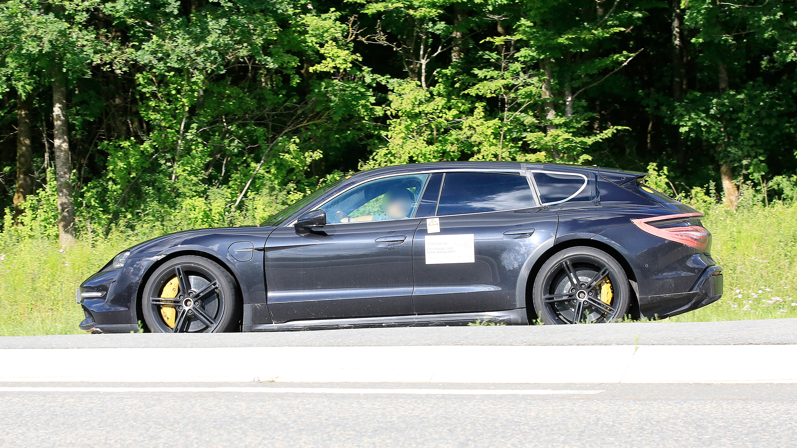 Porsche Taycan Cross Turismo