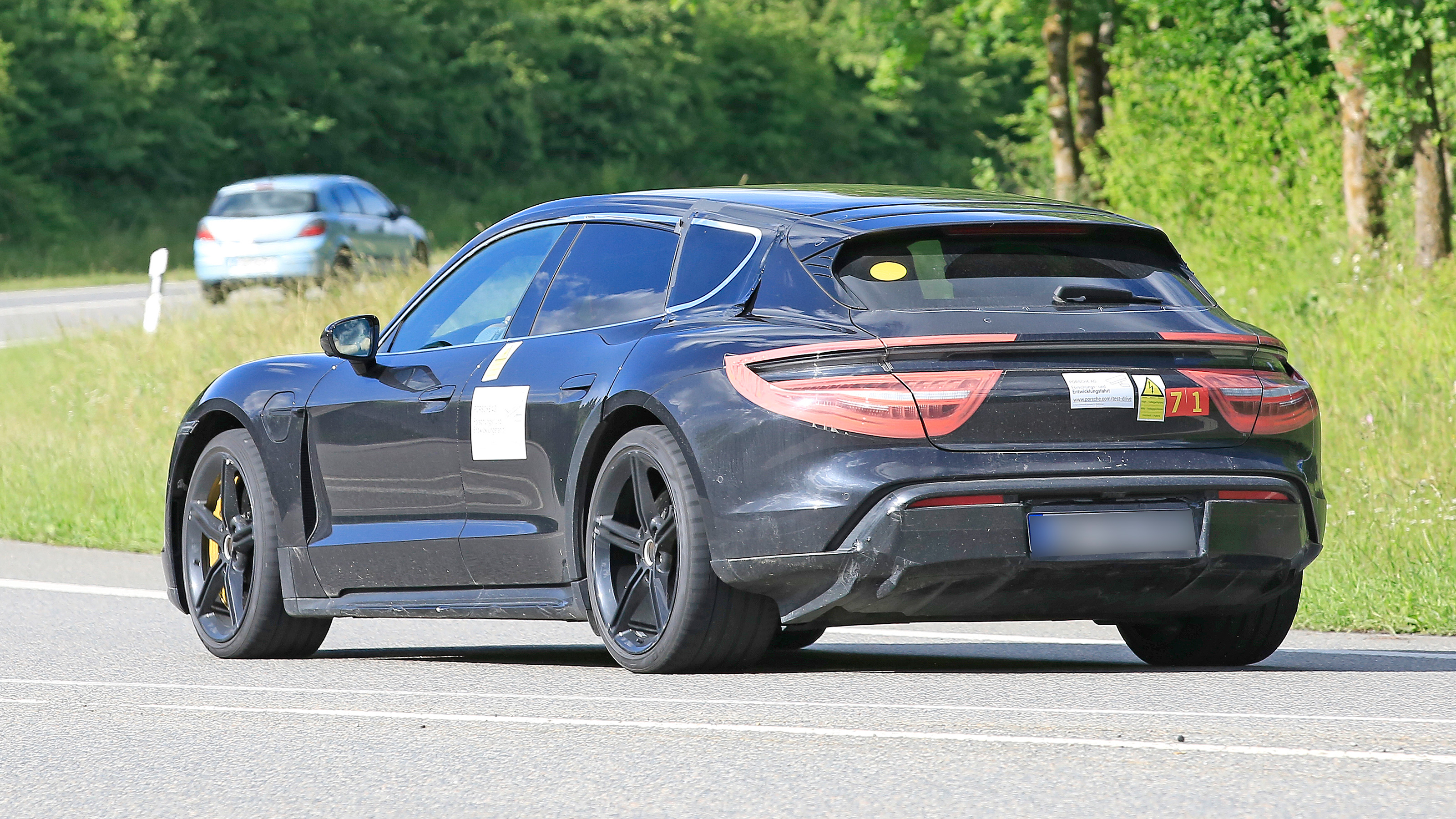 Porsche Taycan Cross Turismo