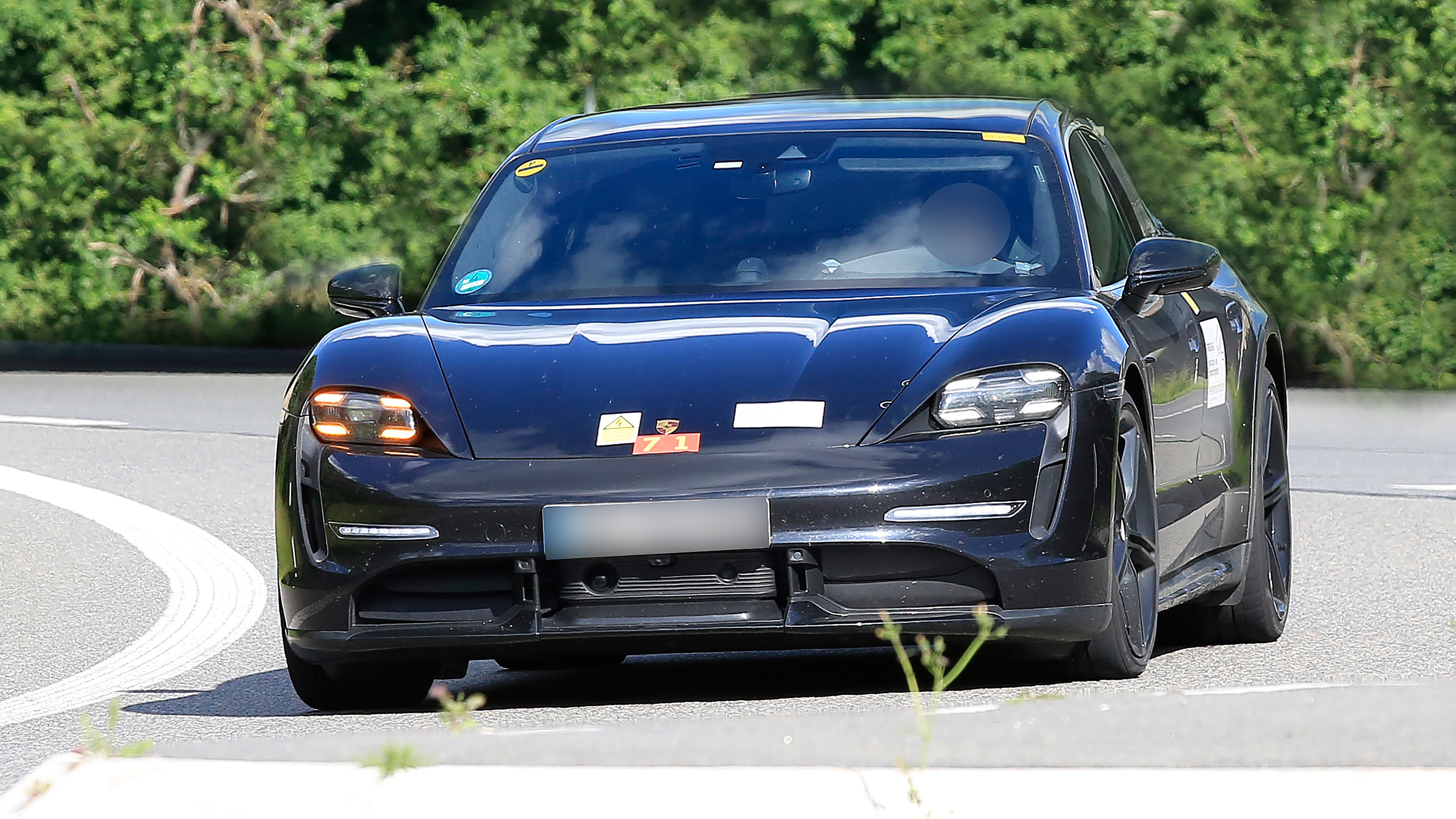 Porsche Taycan Cross Turismo