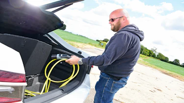 Skoda Superb iV long termer - first report charging cable