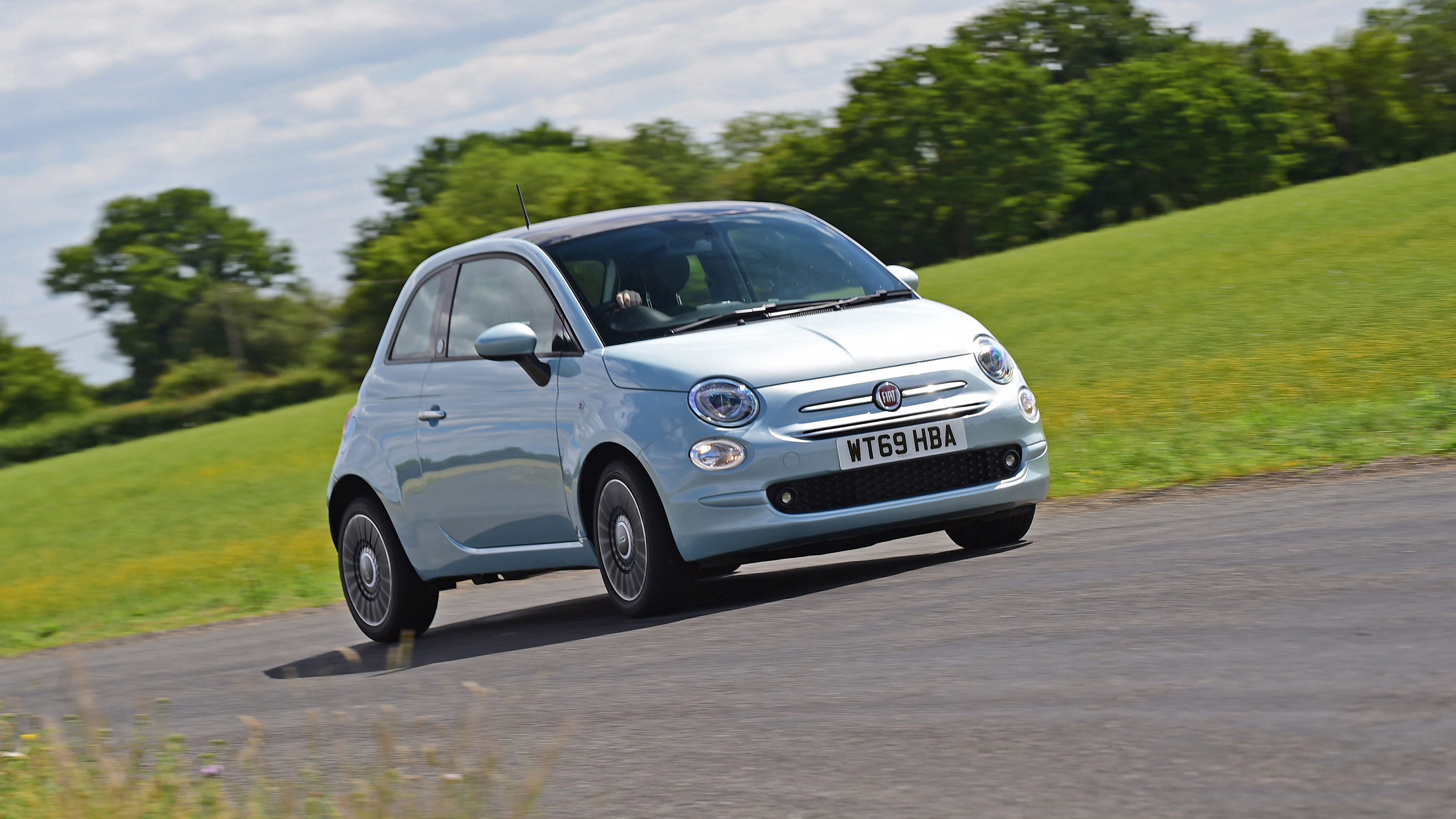 Fiat 500 Hybrid - front action