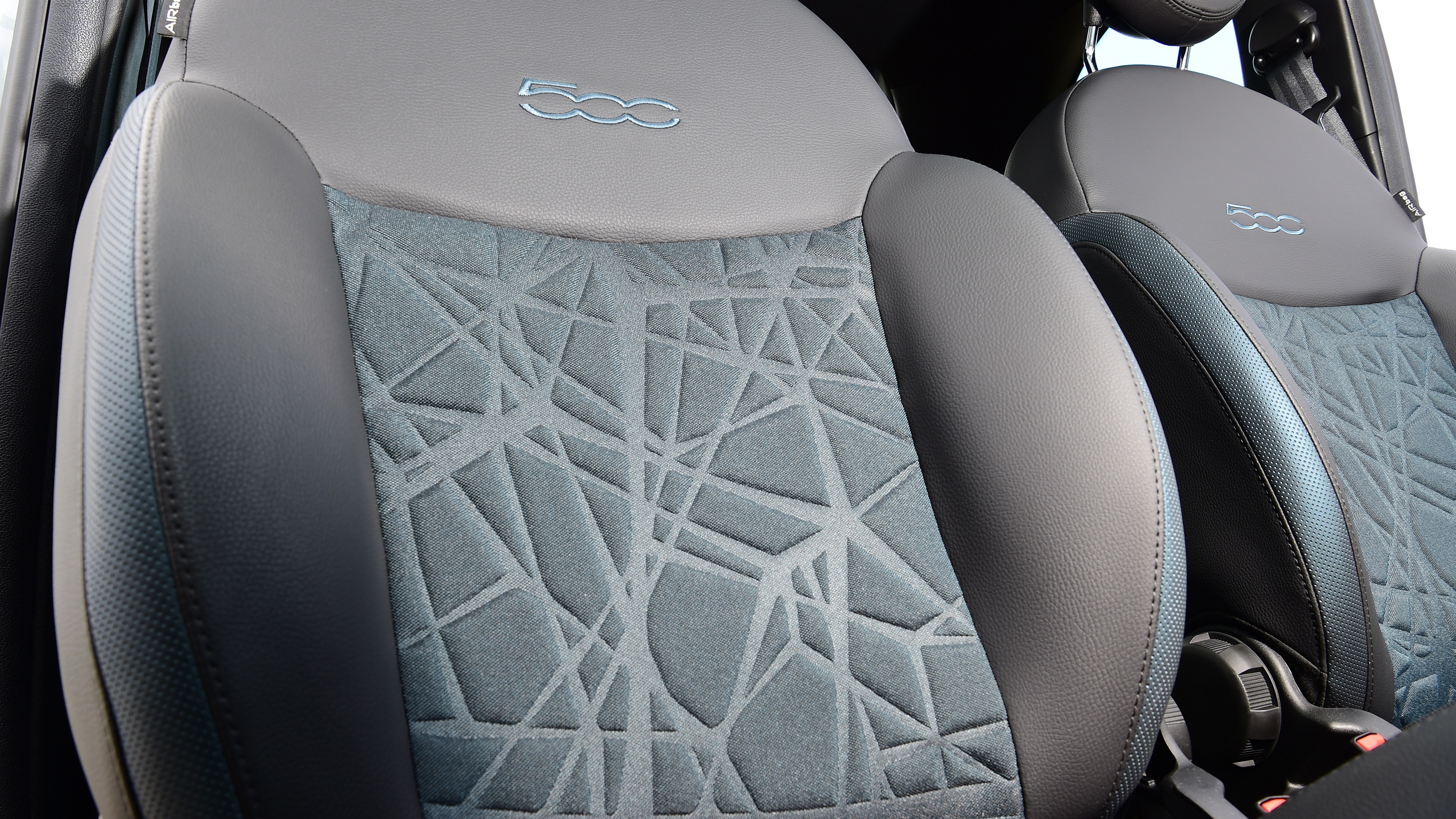 Fiat 500 Hybrid - front seats