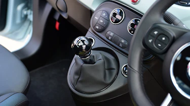 Fiat 500 Hybrid - centre console