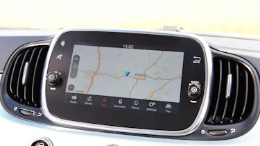 Fiat 500 Hybrid - infotainment screen