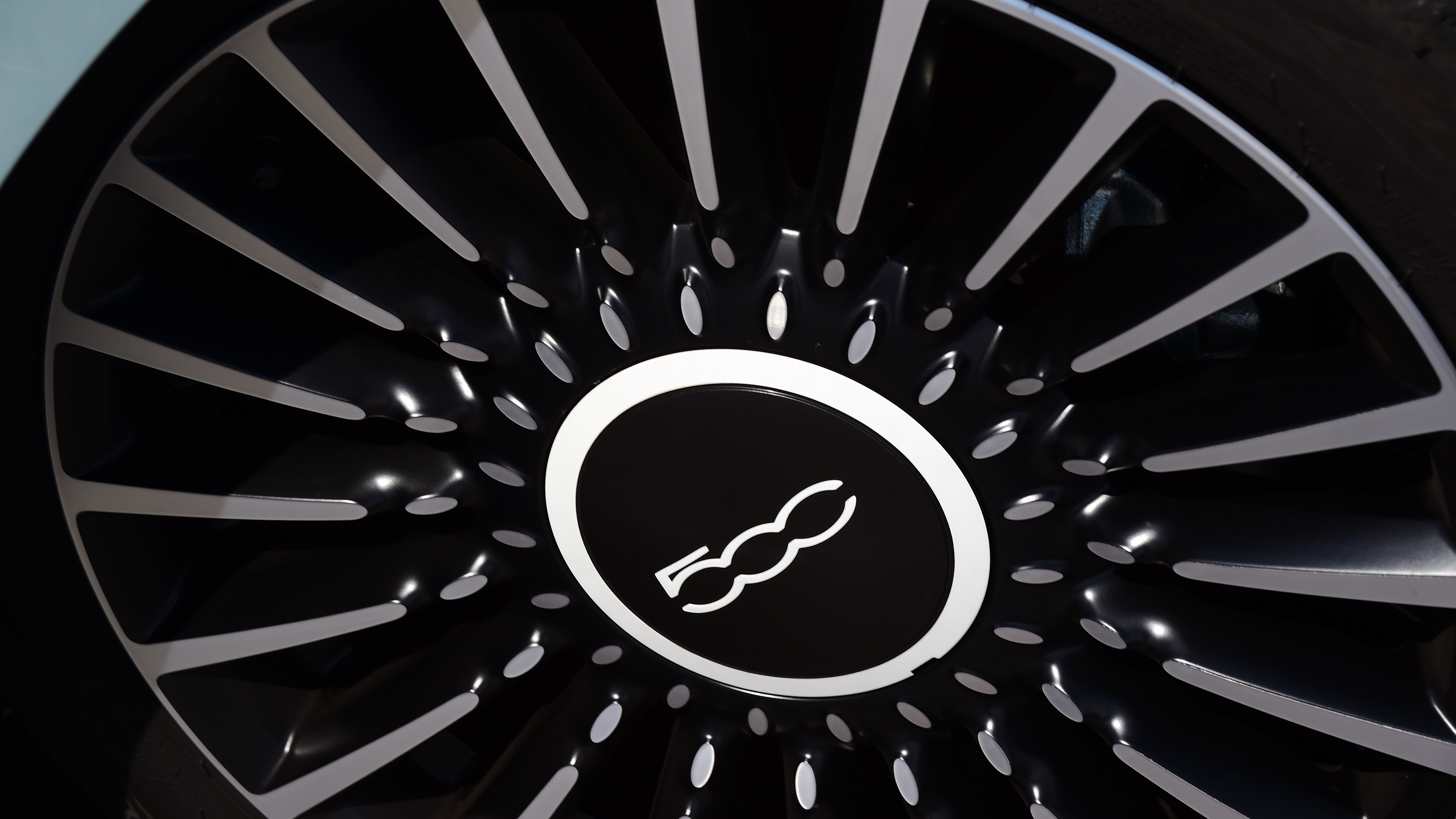 Fiat 500 Hybrid - wheel