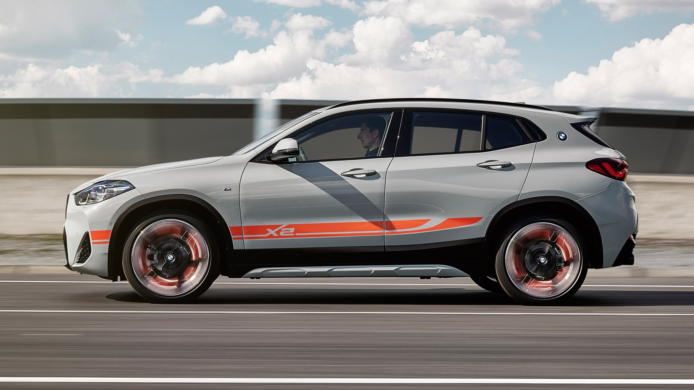 BMW X2 M Mesh Edition - side