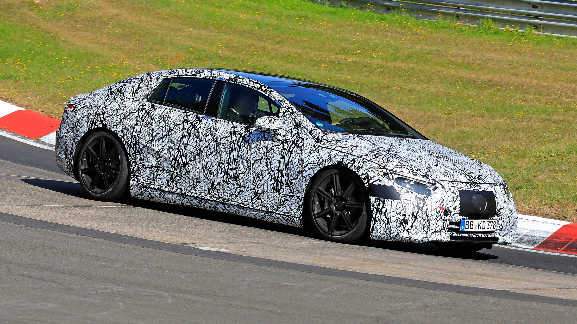 Mercedes EQS spyshot 3