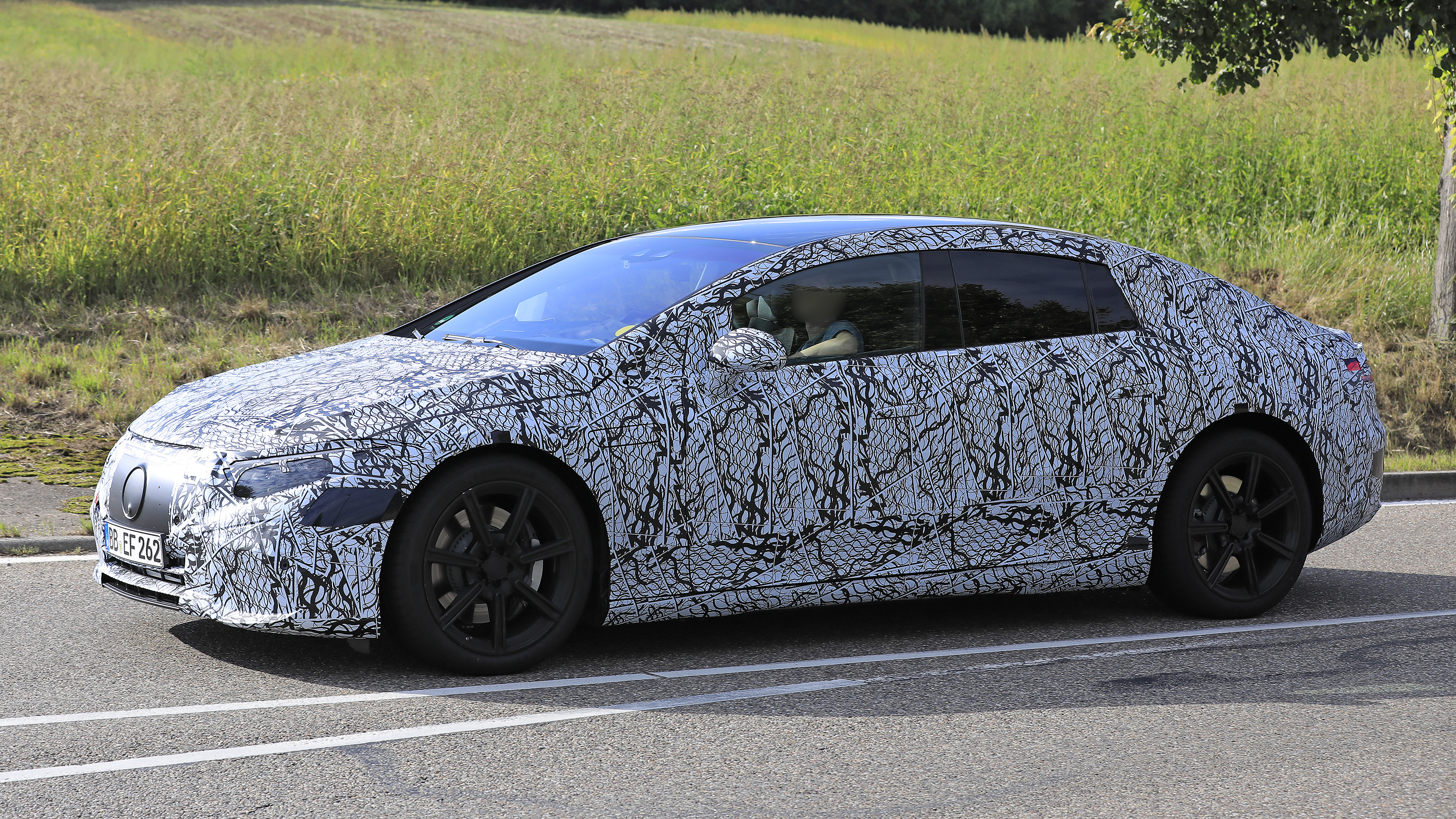 Mercedes EQS spyshot 8