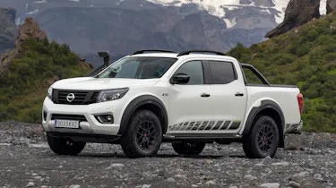 Nissan Navara AT-32 - main image