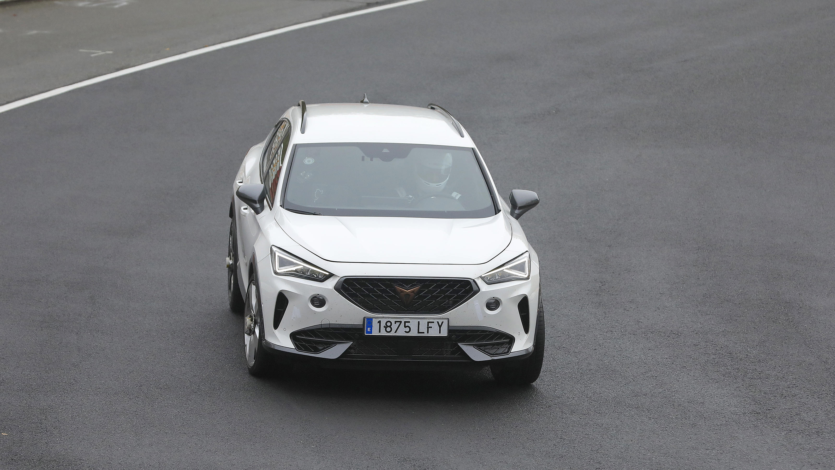 Cupra Formentor - front cornering