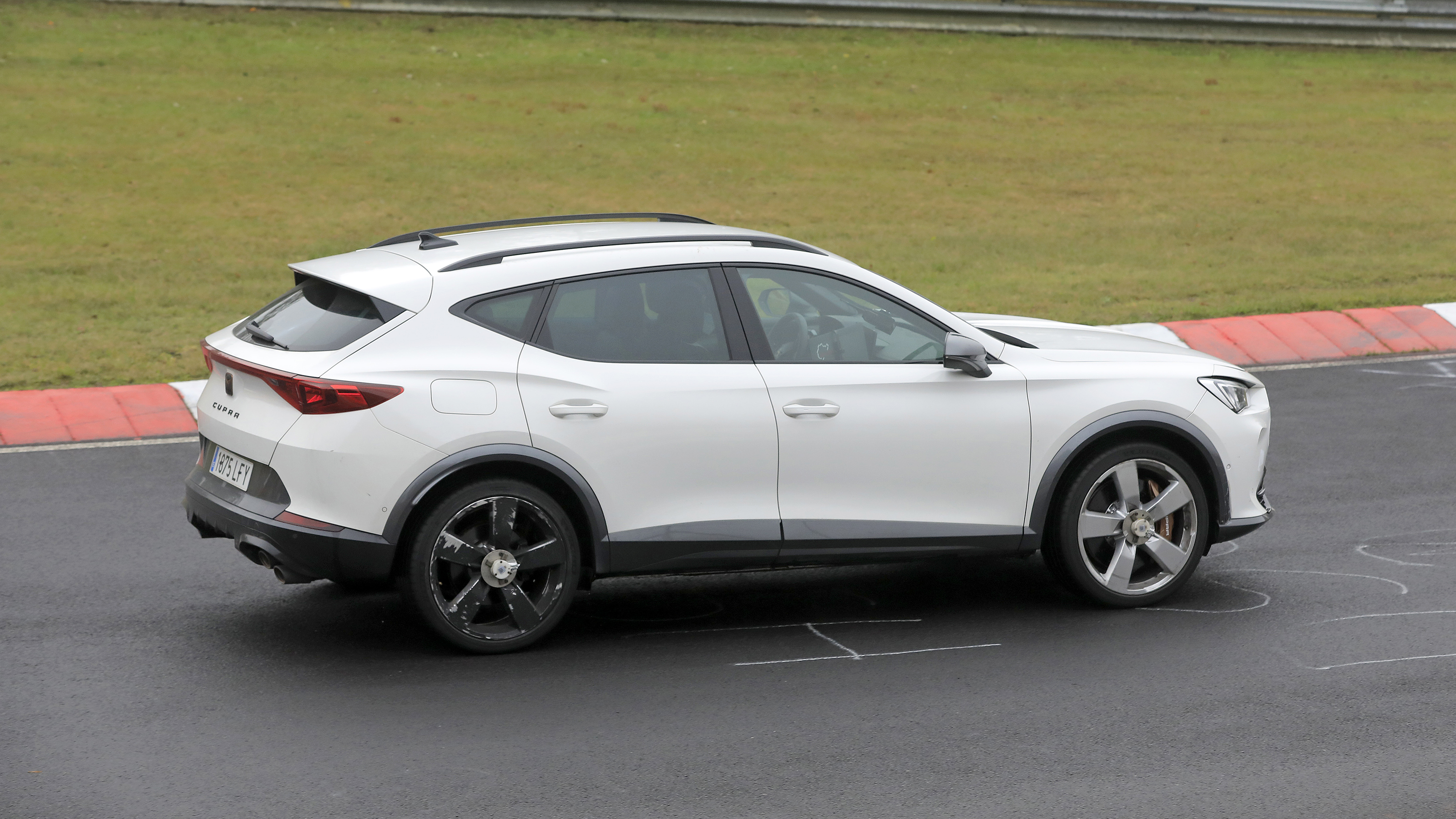Cupra Formentor side