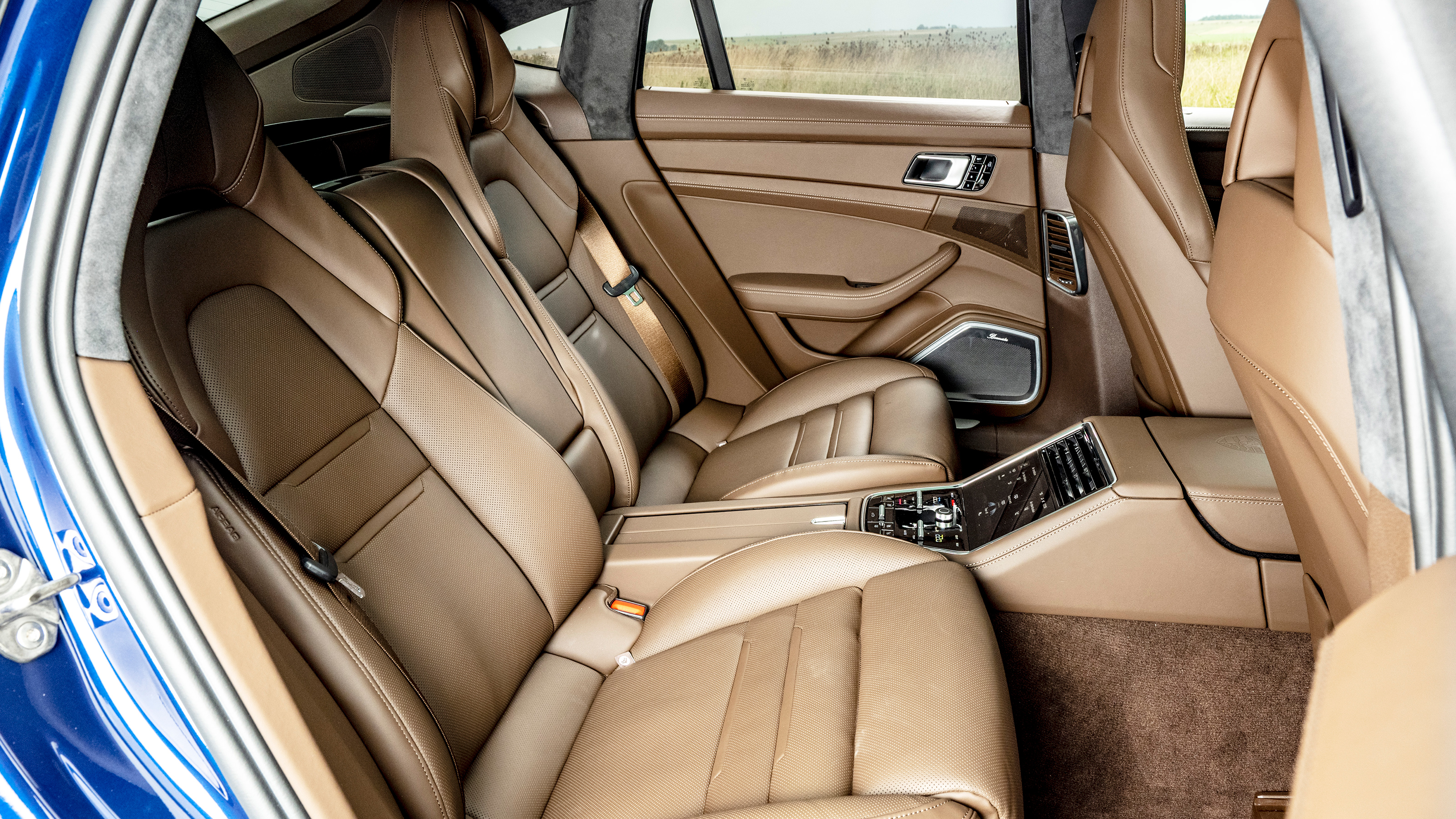 Porsche Panamera 4S - full front
