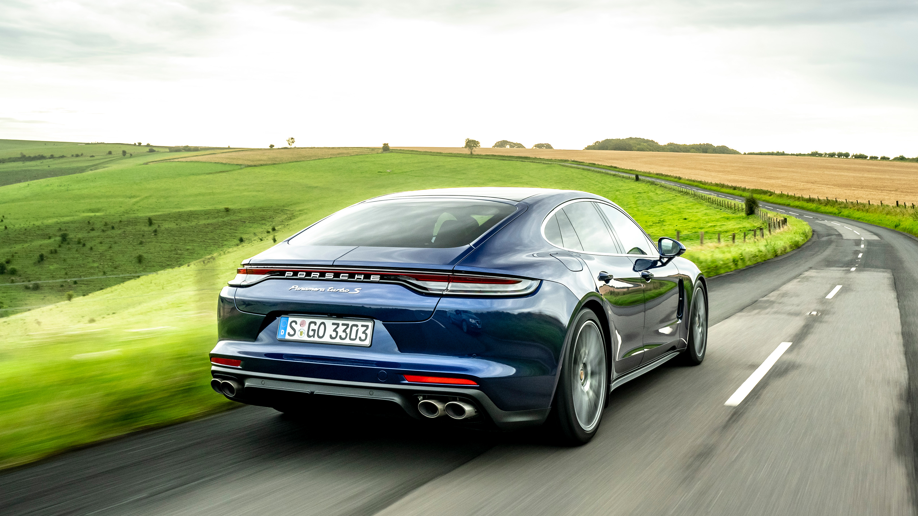 Porsche Panamera 4S - rear
